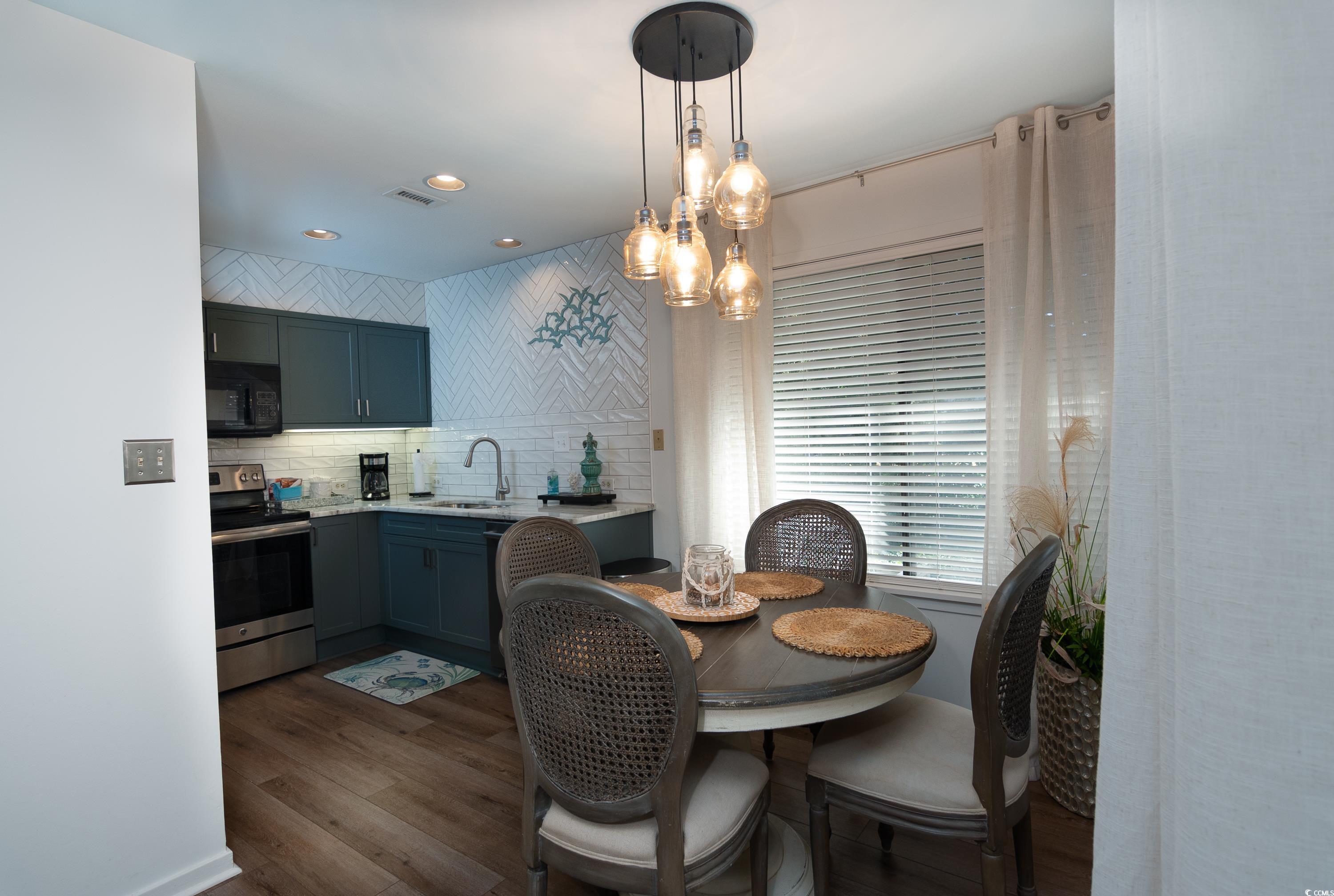 306 Westbury Ct. Property Photo 19