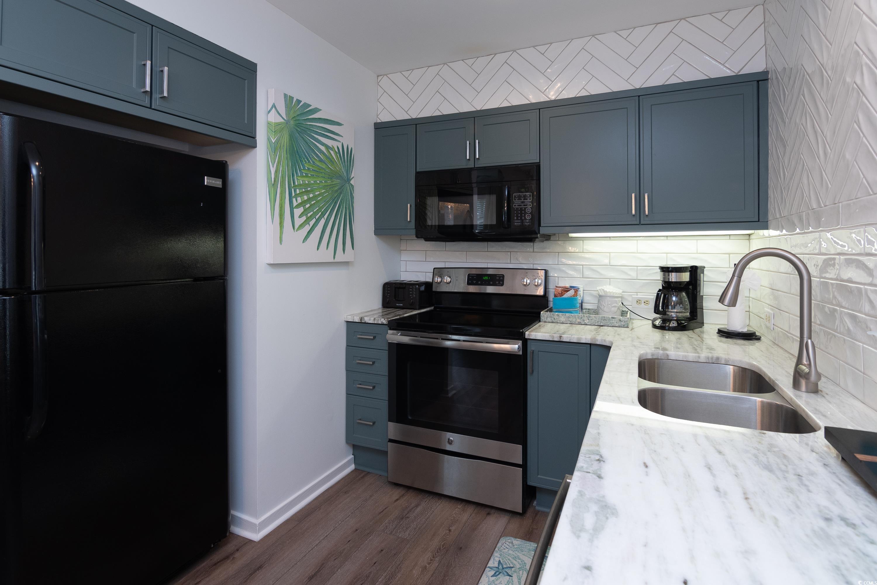 306 Westbury Ct. Property Photo 22