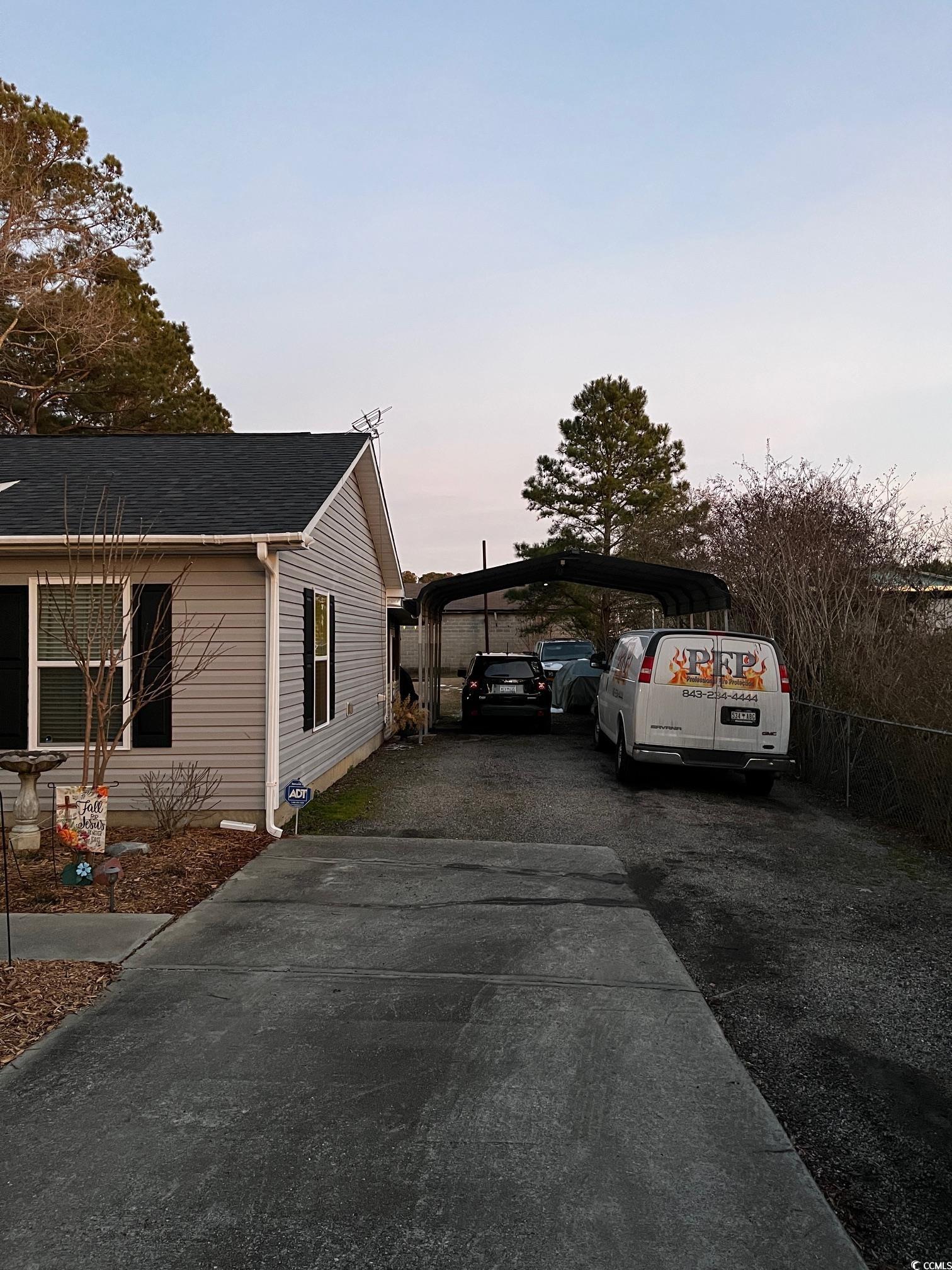 106 Fonza St. Property Photo 2