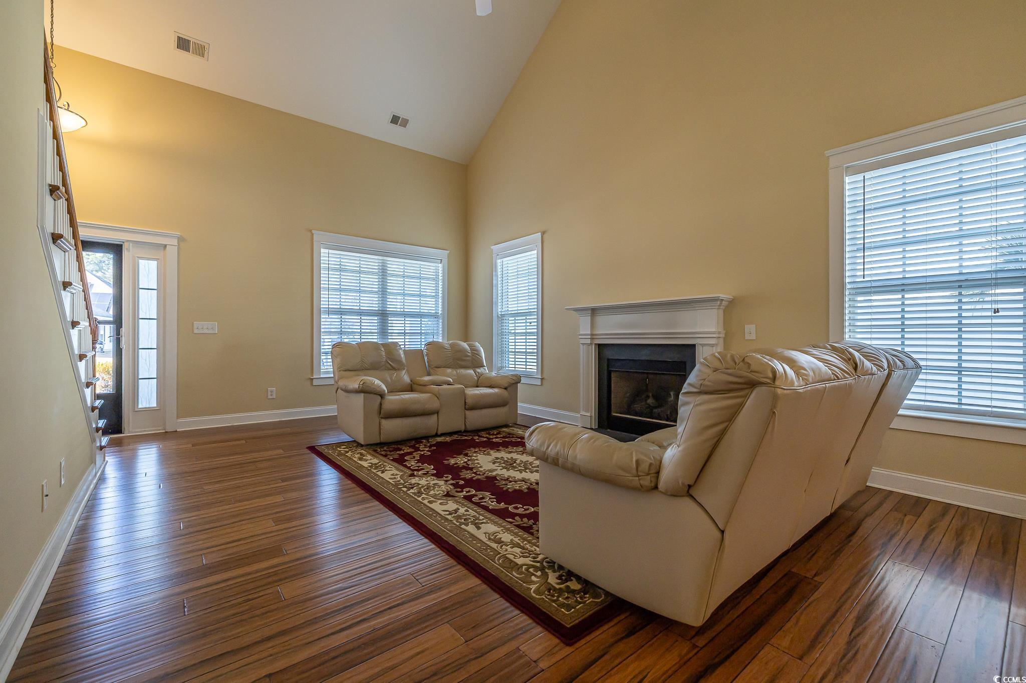 217 Appian Way Property Photo 2
