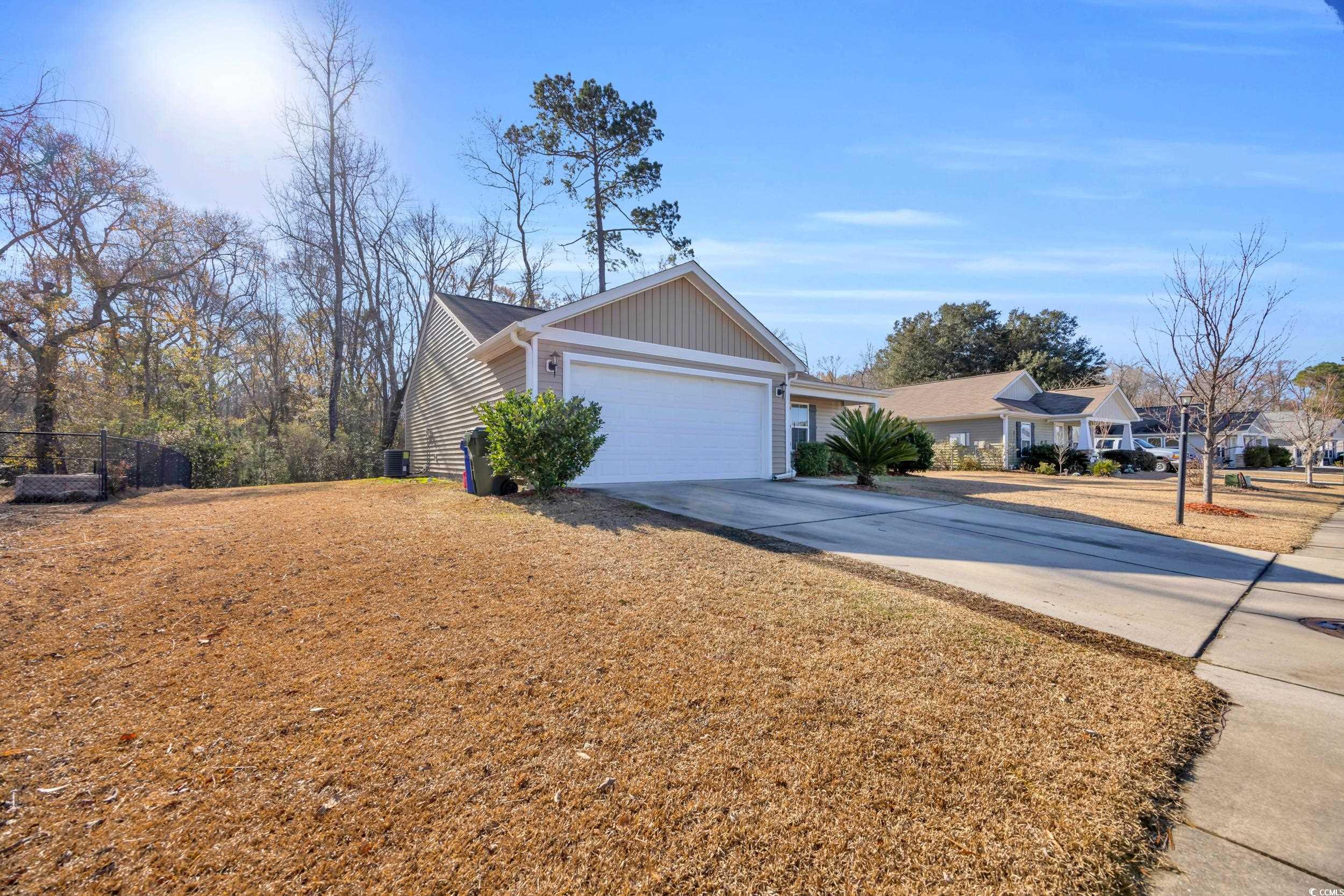 1240 Pineridge St. Property Photo 4