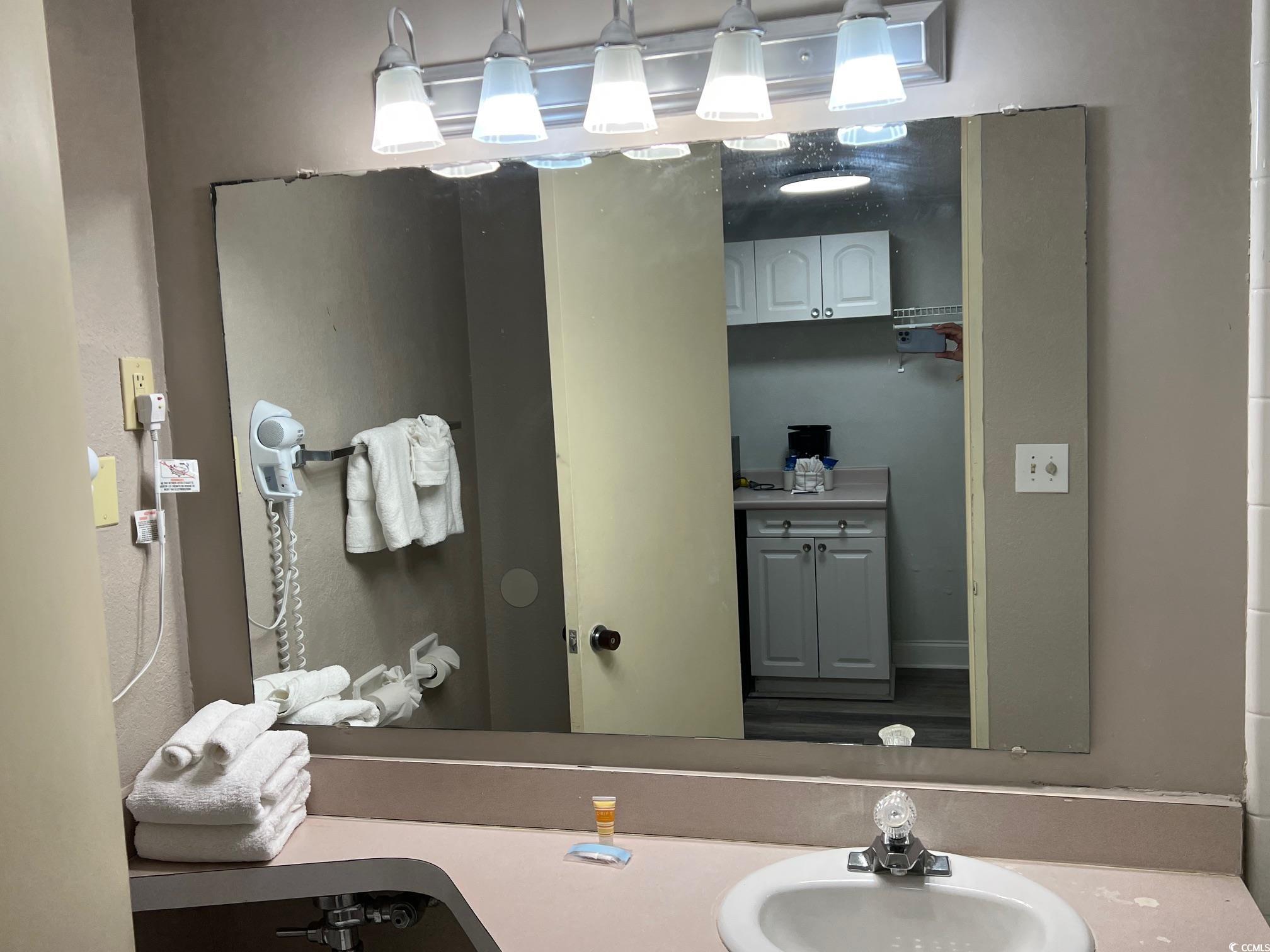 6803 N Ocean Blvd. Property Photo 10
