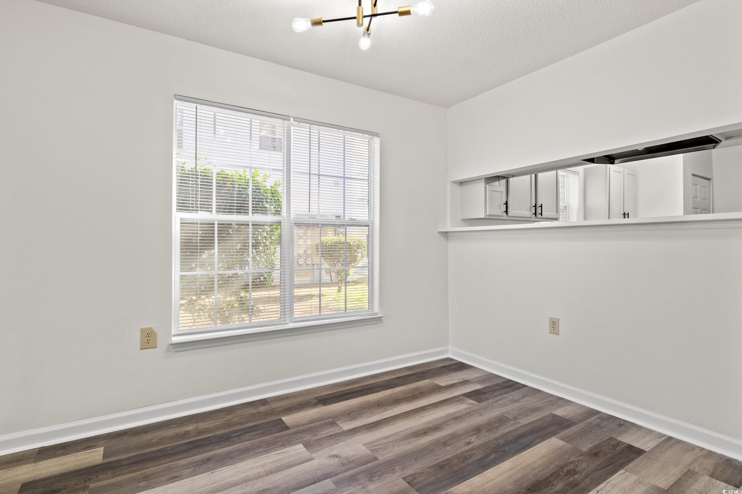 4251 Villas Dr. Property Photo 6