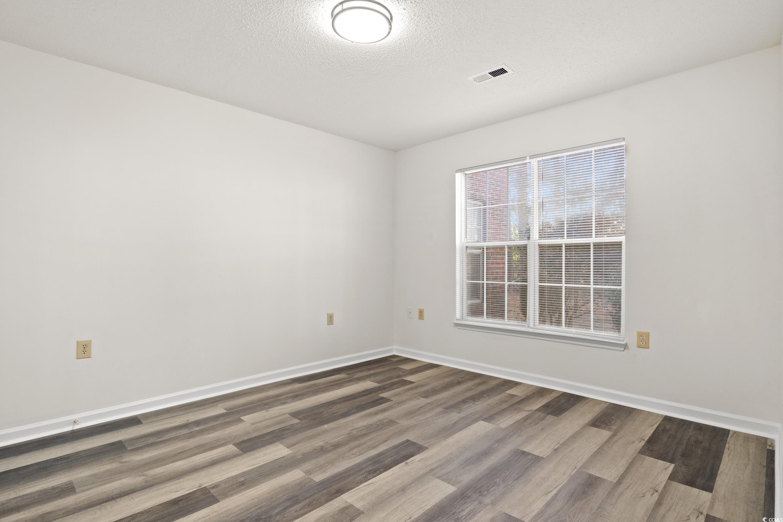 4251 Villas Dr. Property Photo 11