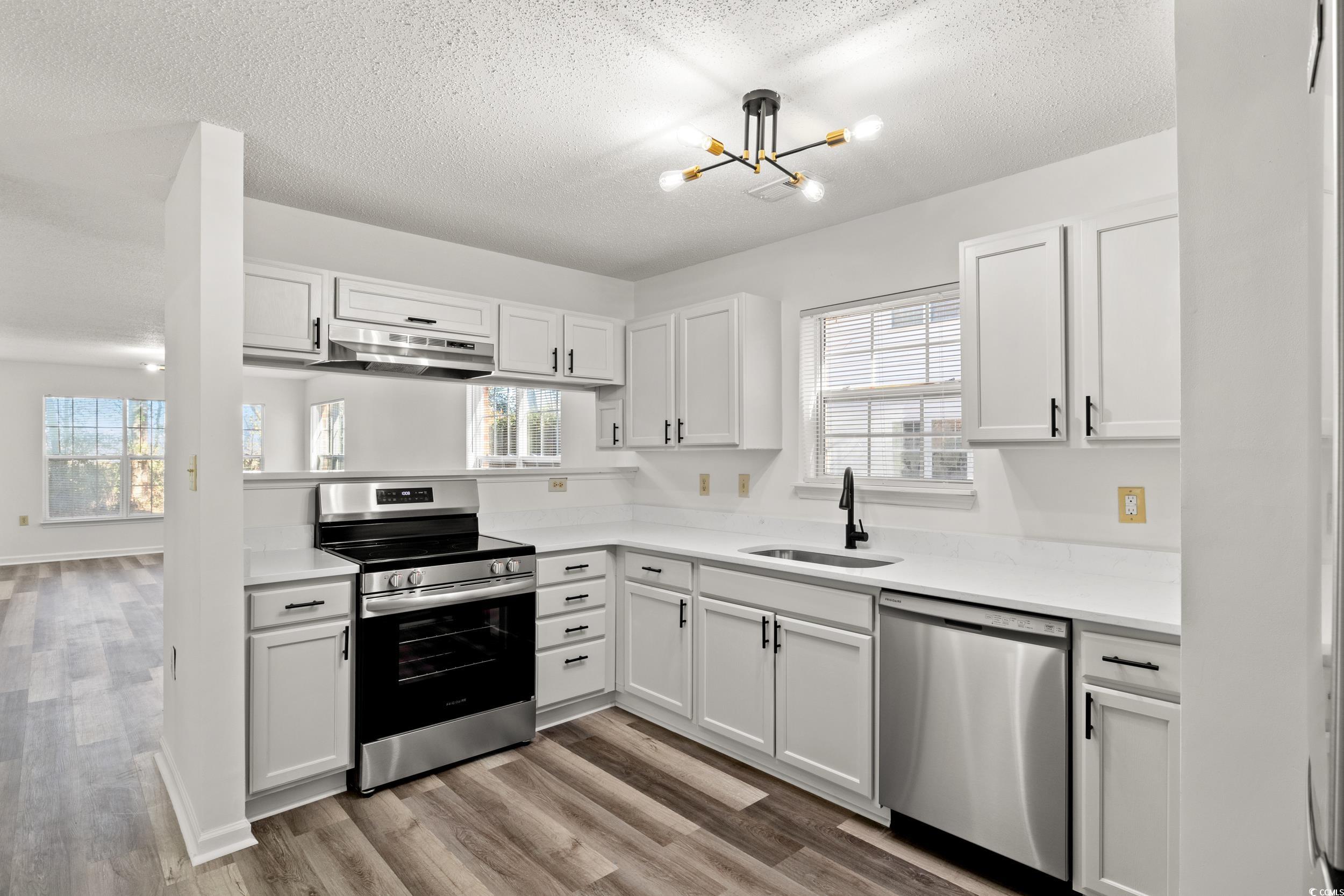 4251 Villas Dr. Property Photo 16