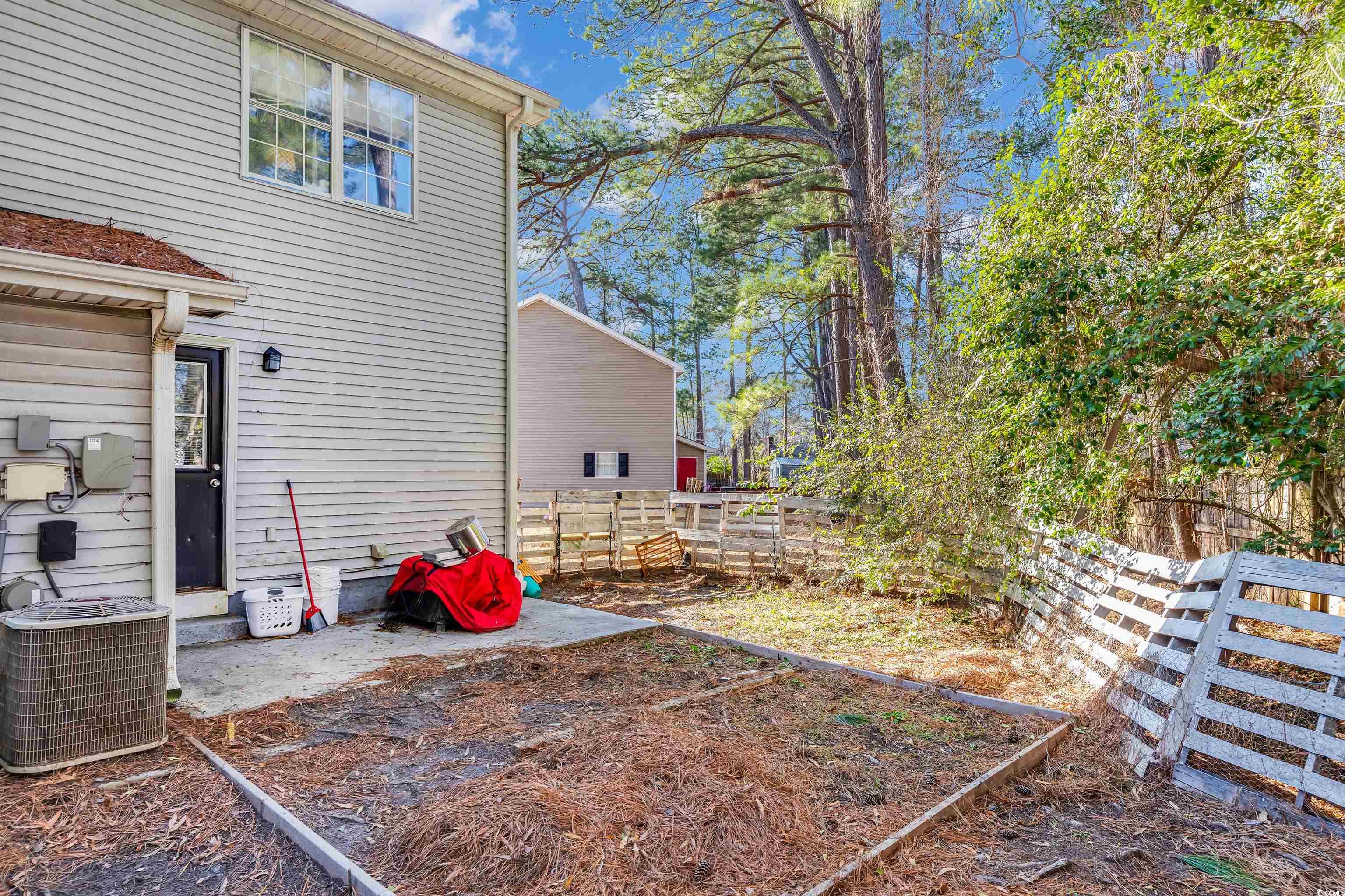 207 Townes Ct. Property Photo 4