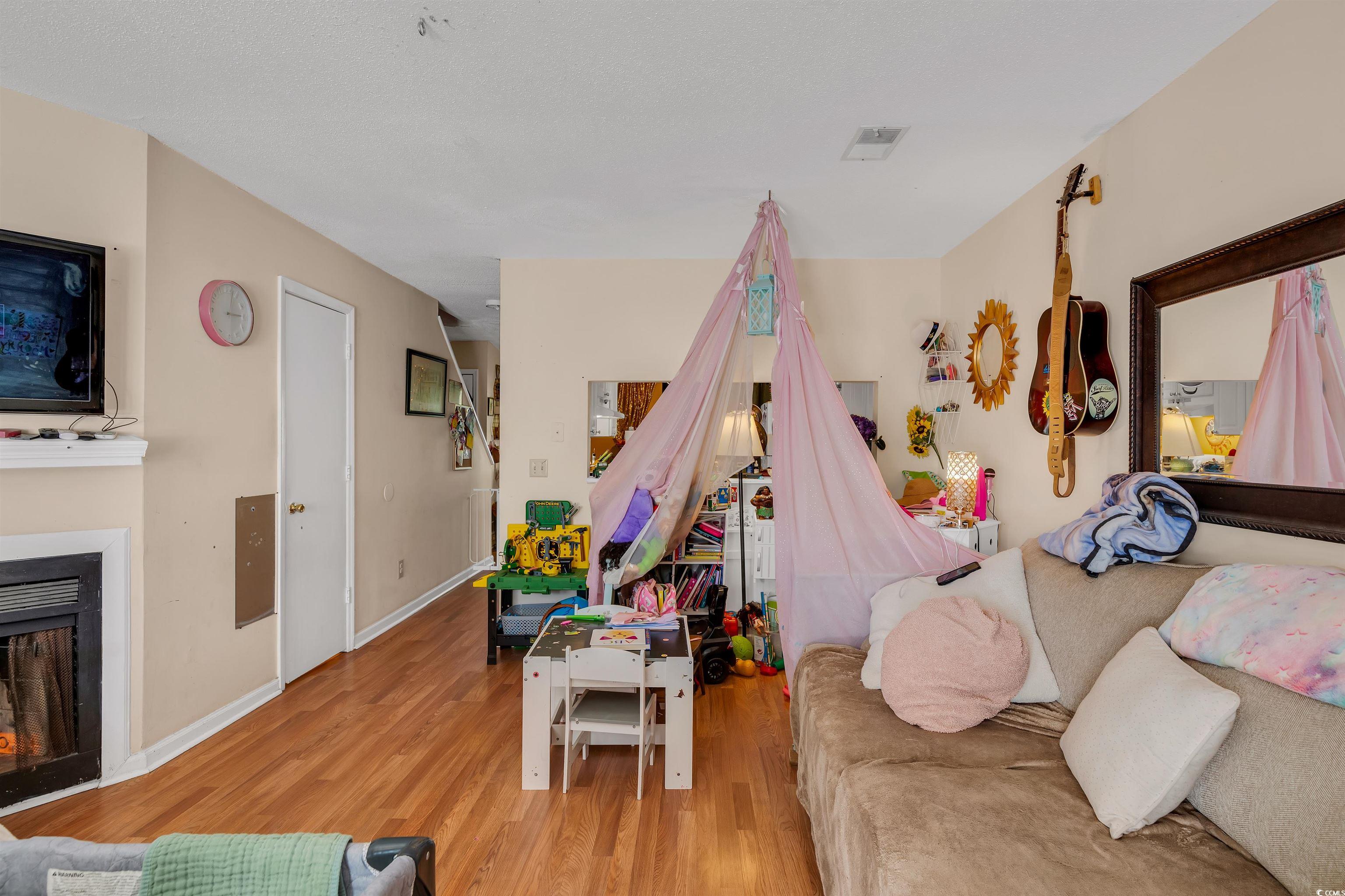 207 Townes Ct. Property Photo 5