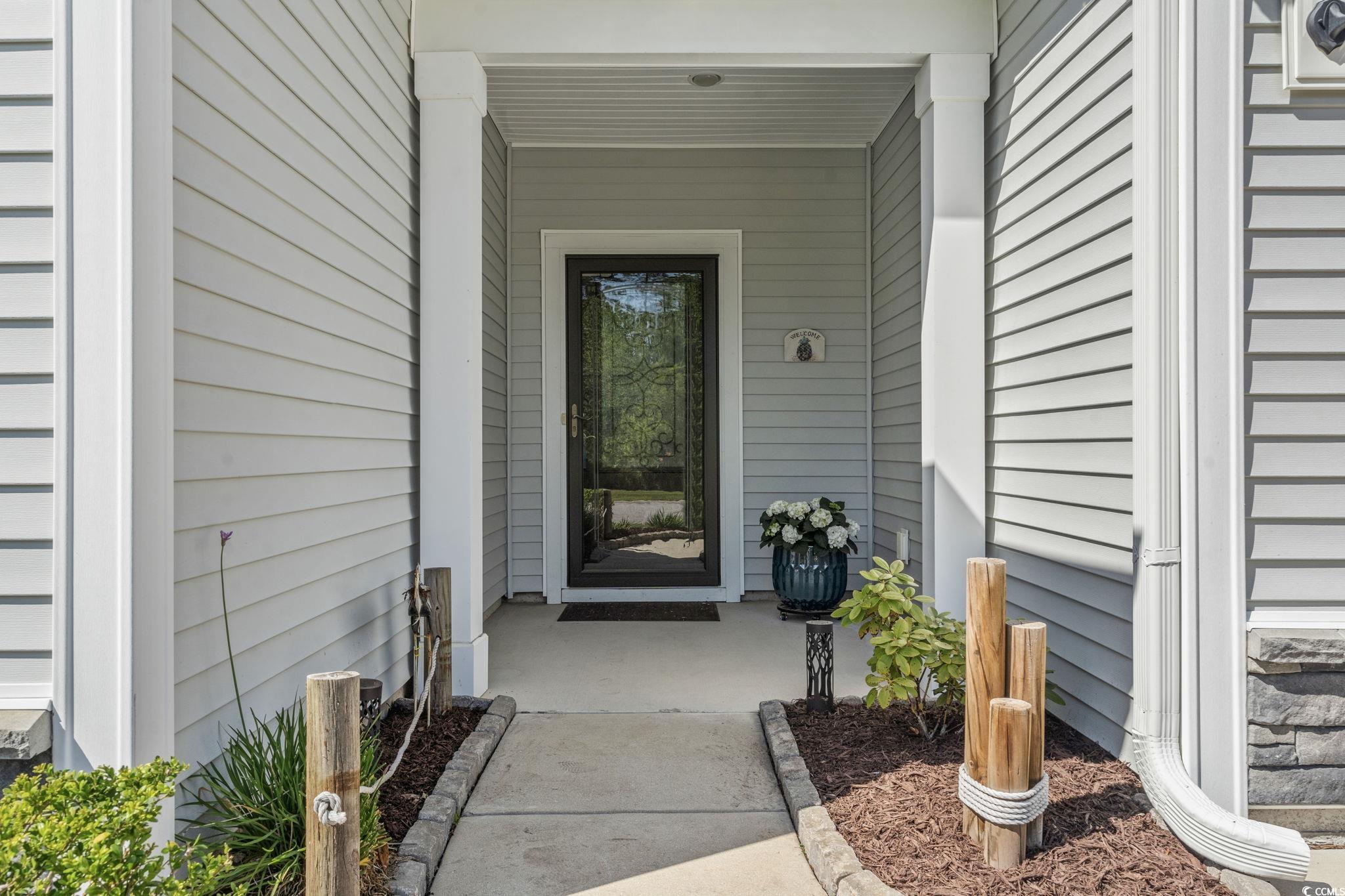2450 Craven Dr. Property Photo 2