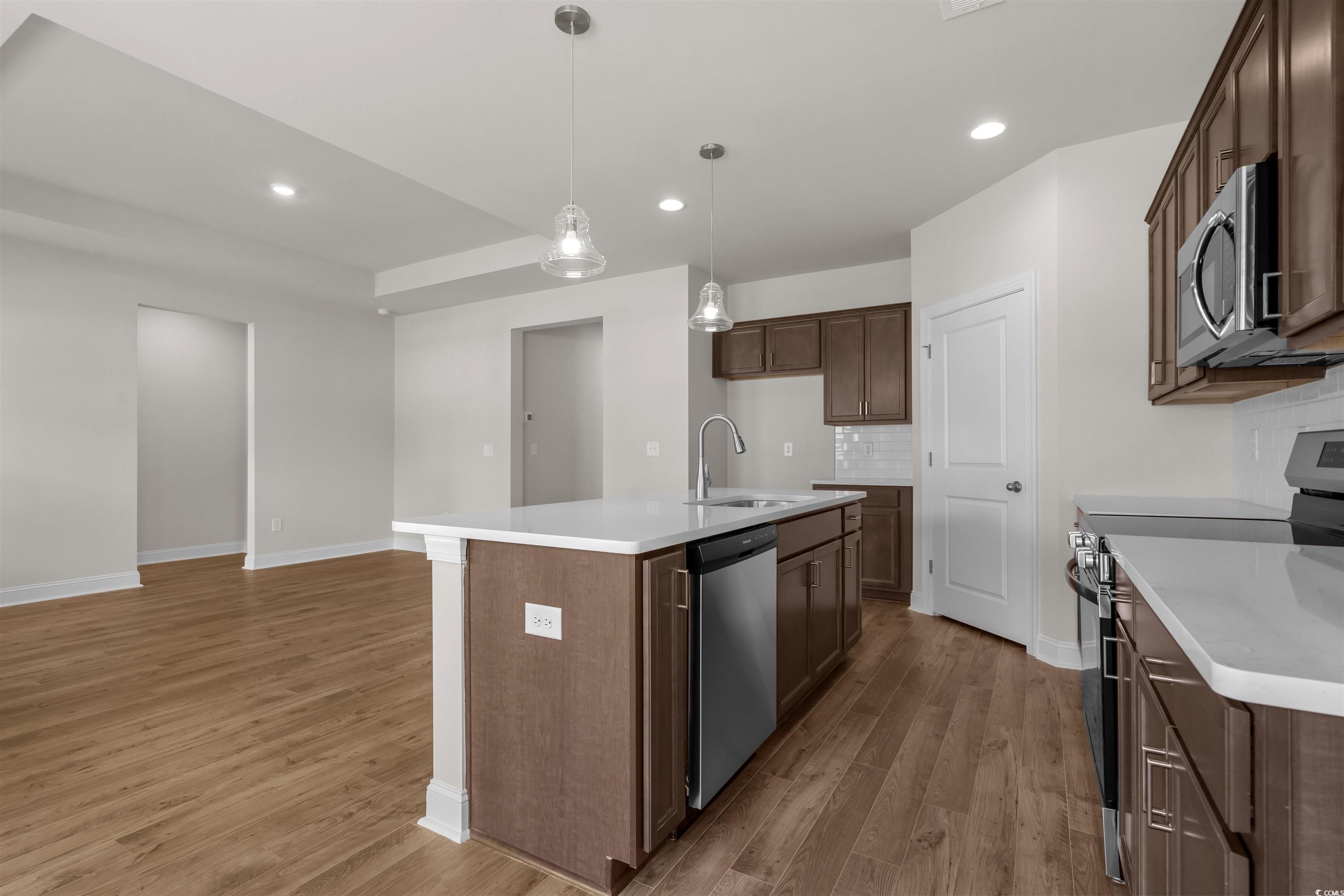 1099 Nw Forest Bend Dr. Property Photo 6