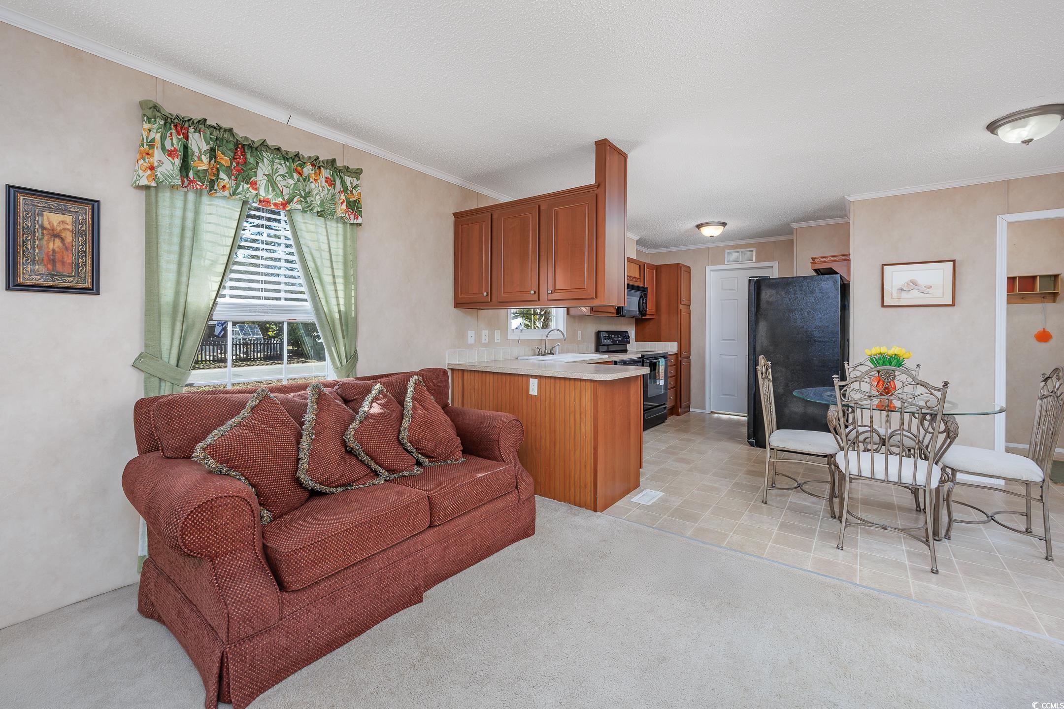 3790 Woodridge Circle Property Photo 3