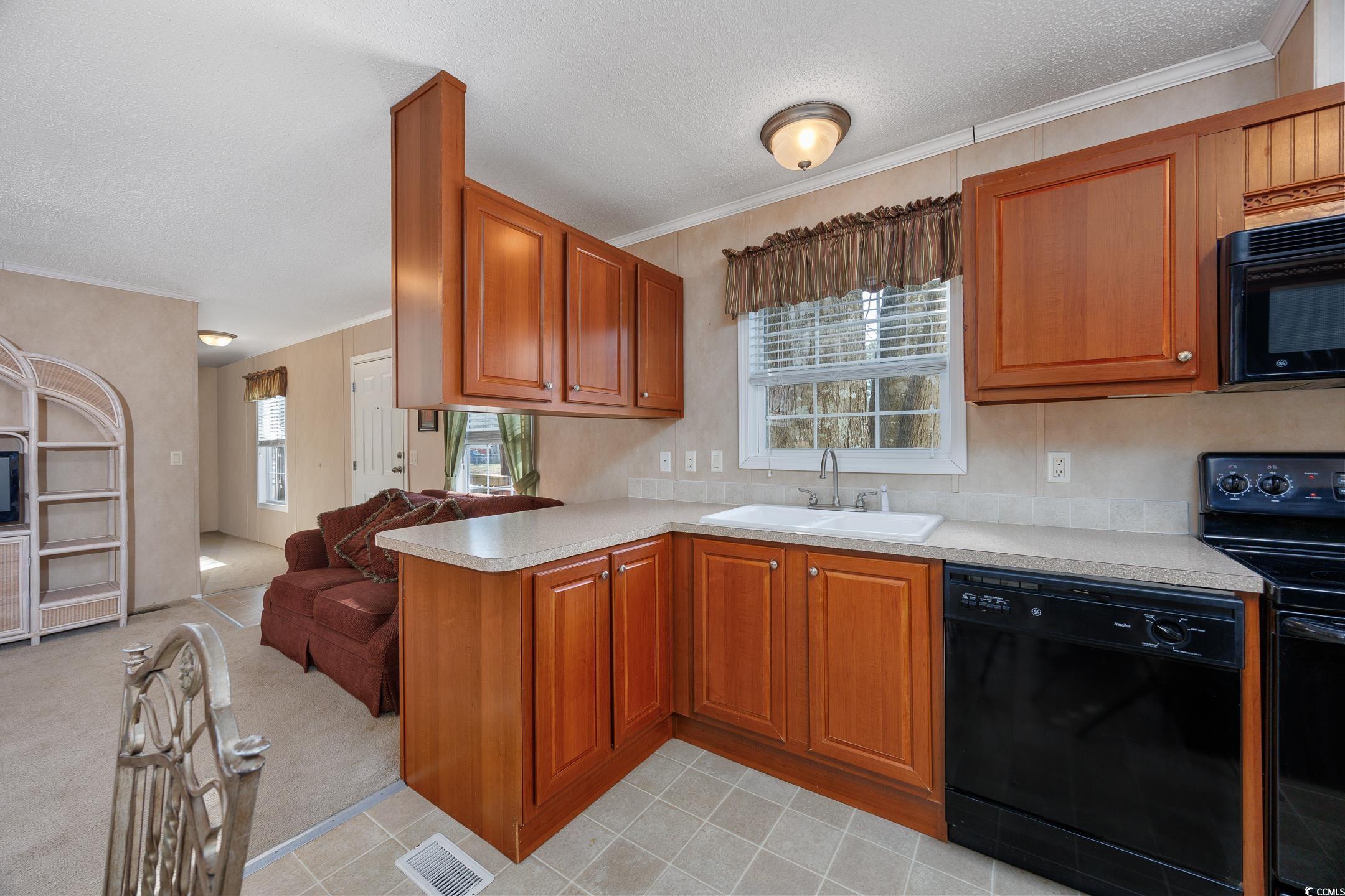 3790 Woodridge Circle Property Photo 6