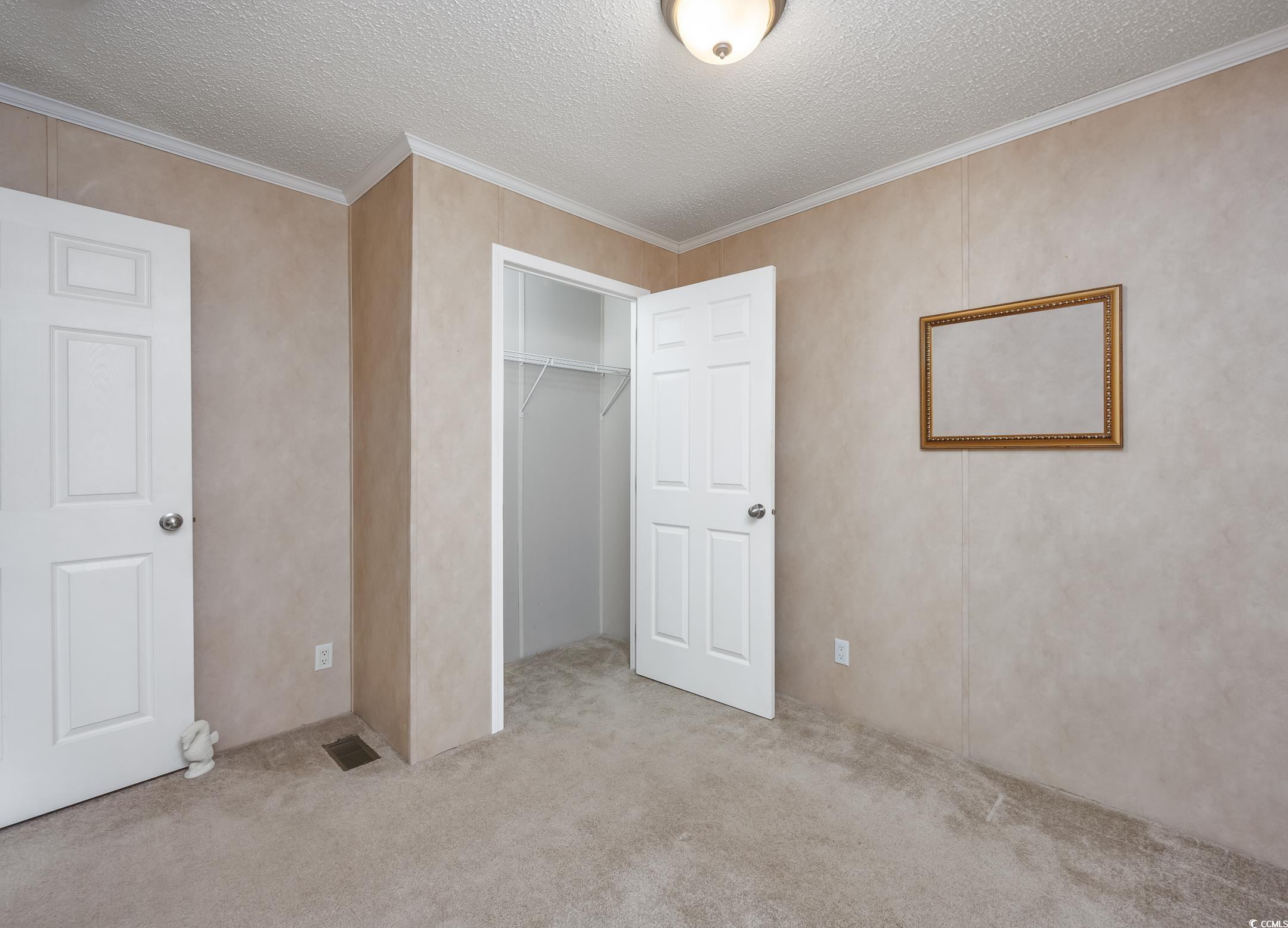 3790 Woodridge Circle Property Photo 18