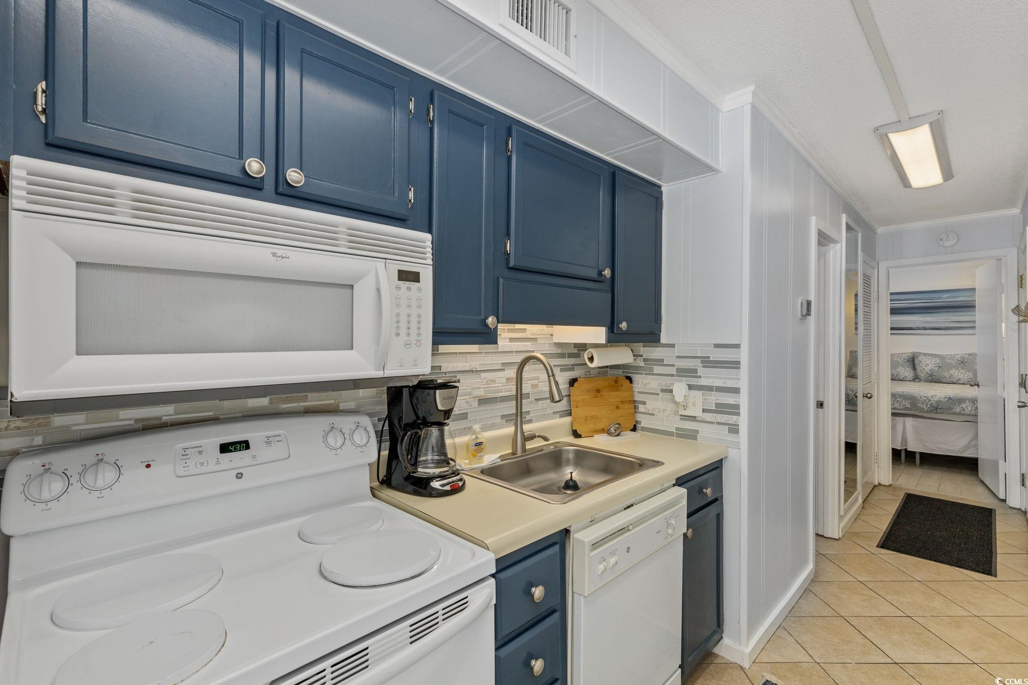 9400 Shore Dr. Property Photo 6