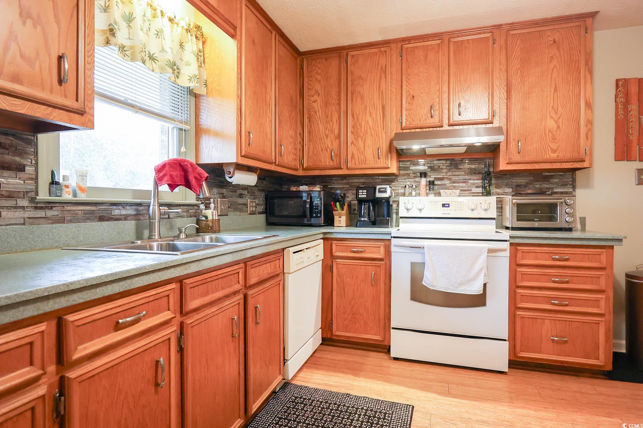 604 Six Lakes Dr. Property Photo 6