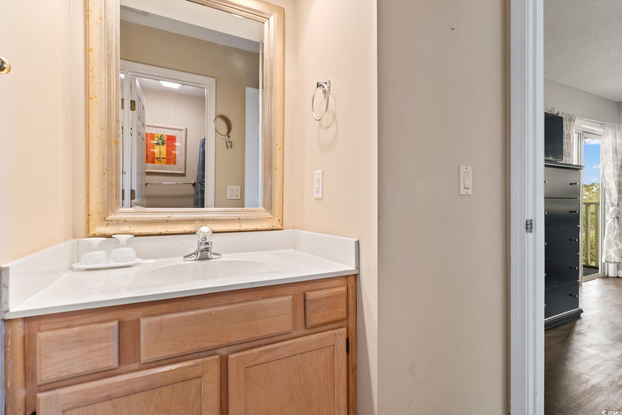 4648 Greenbriar Dr. Property Photo 24