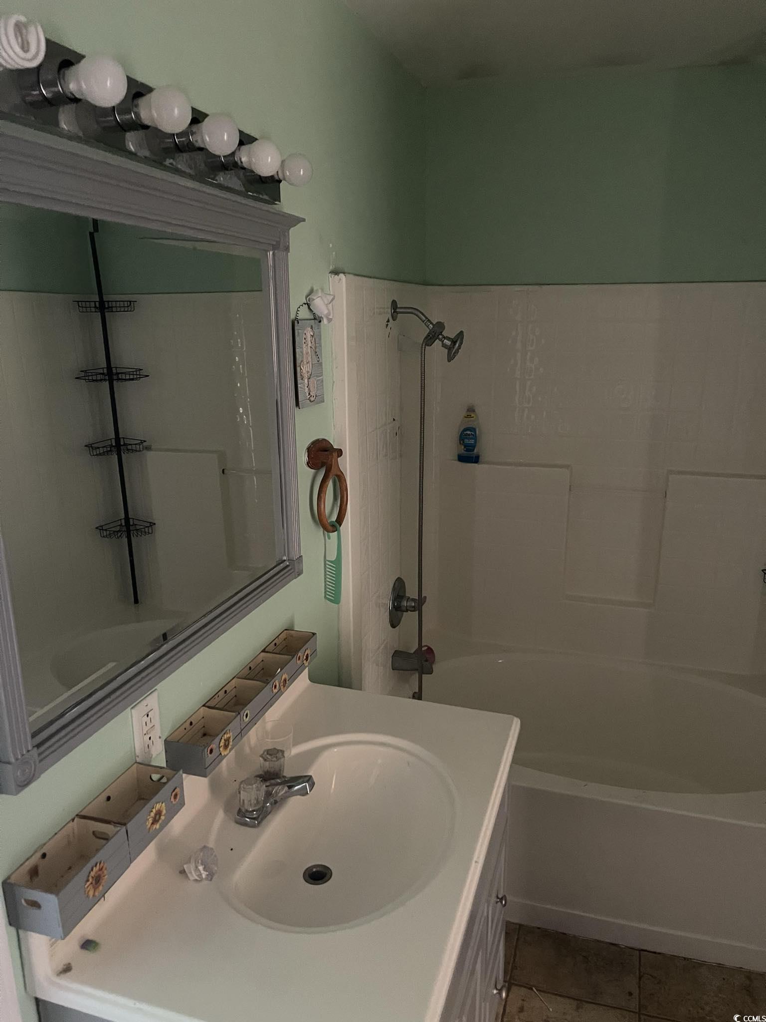 1353 Moss St. Property Photo 12
