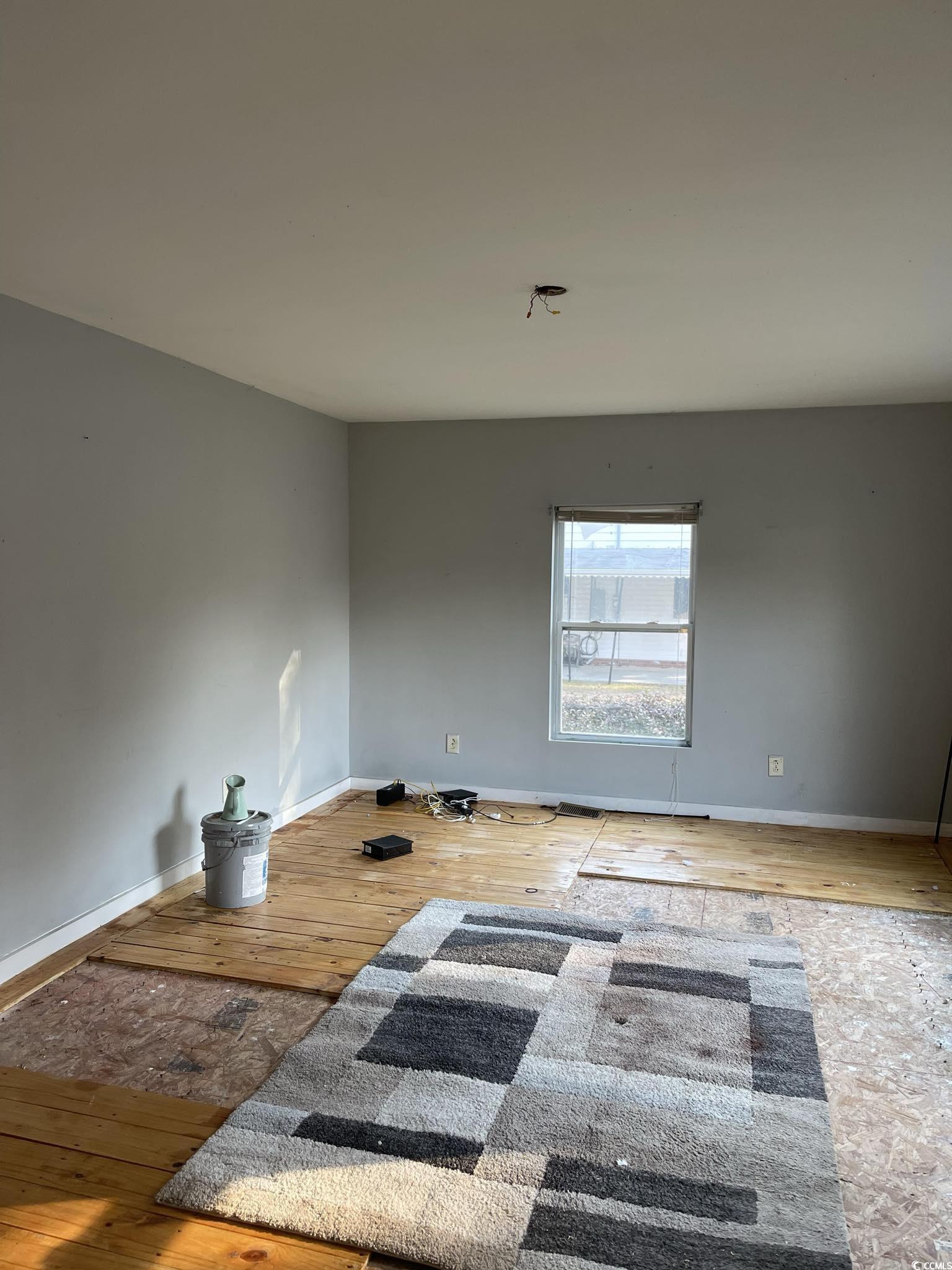 1353 Moss St. Property Photo 13