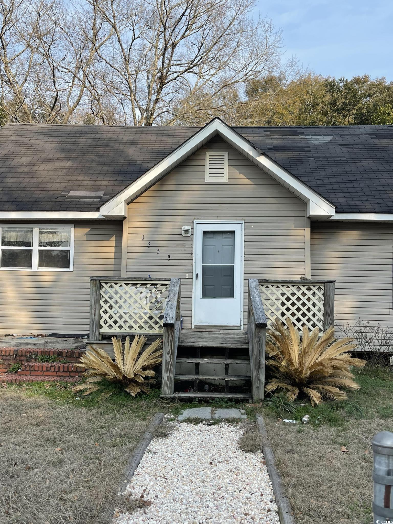 1353 Moss St. Property Photo 18
