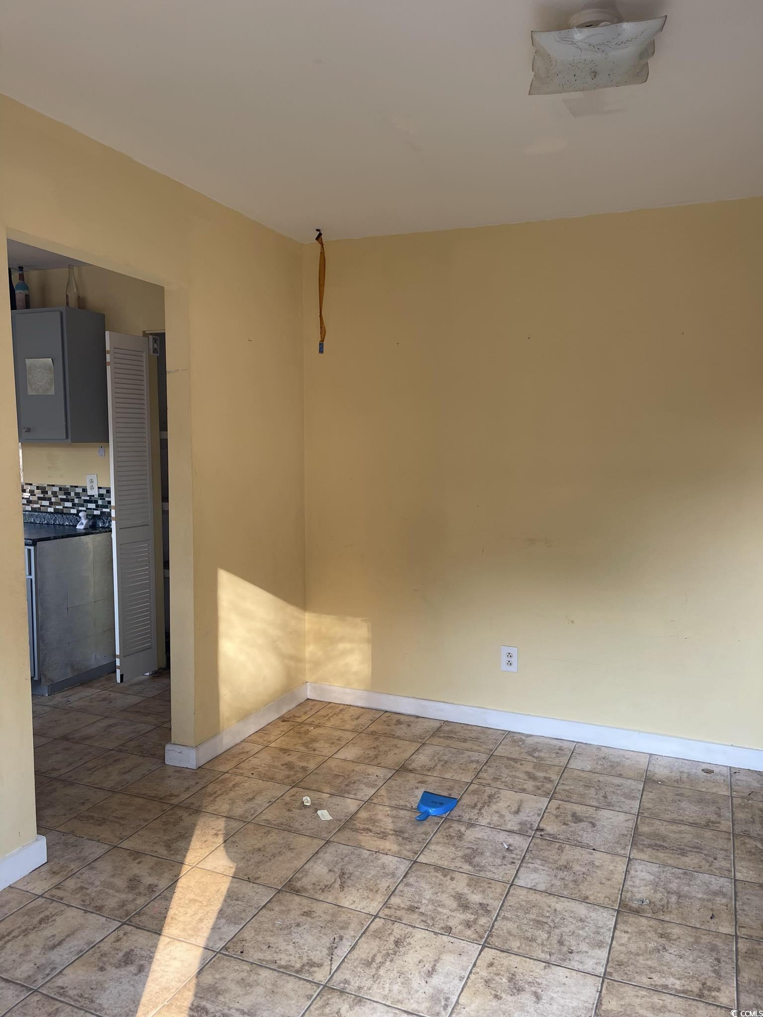 1353 Moss St. Property Photo 27