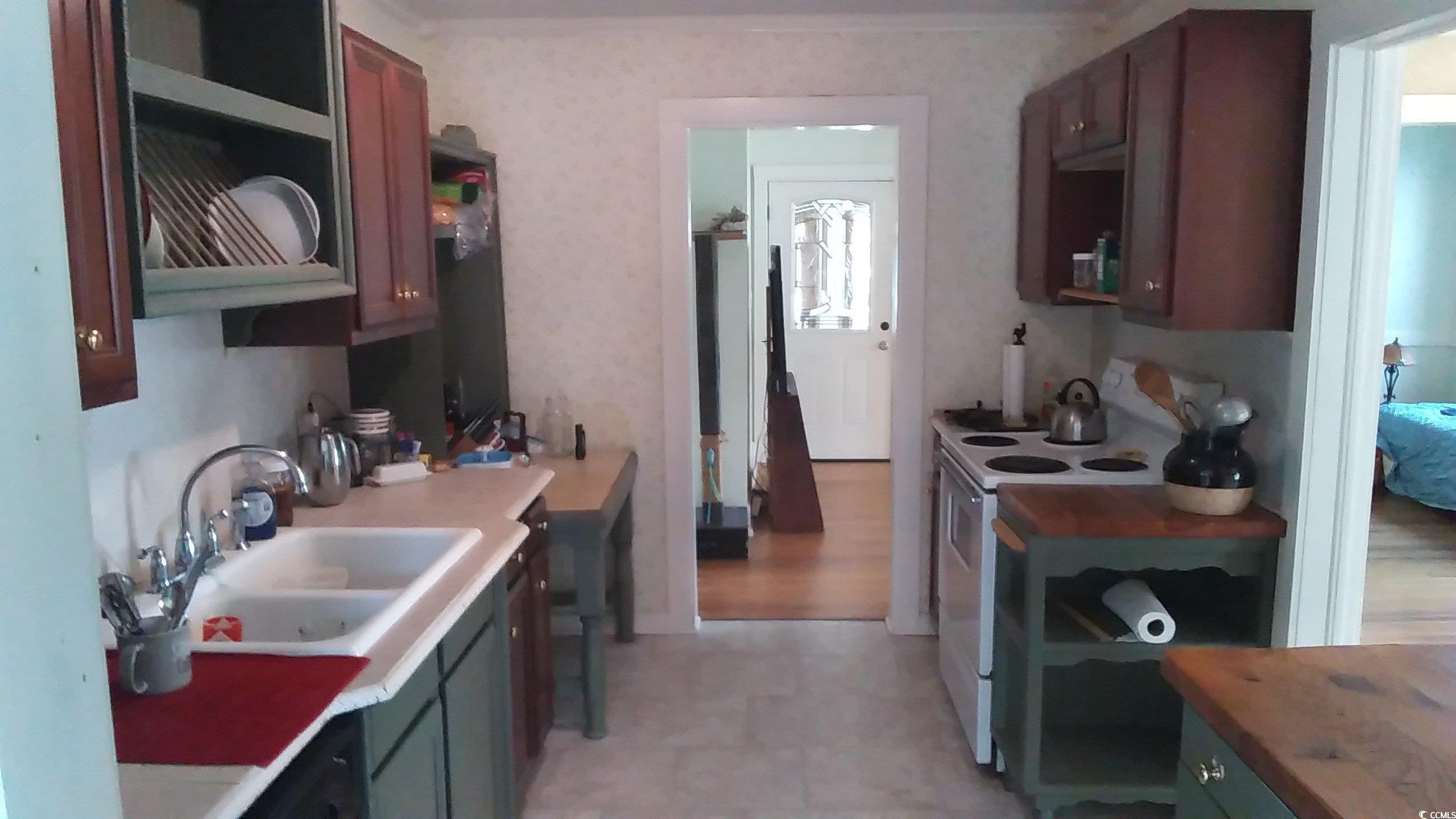 606 Dawson St. Property Photo 9