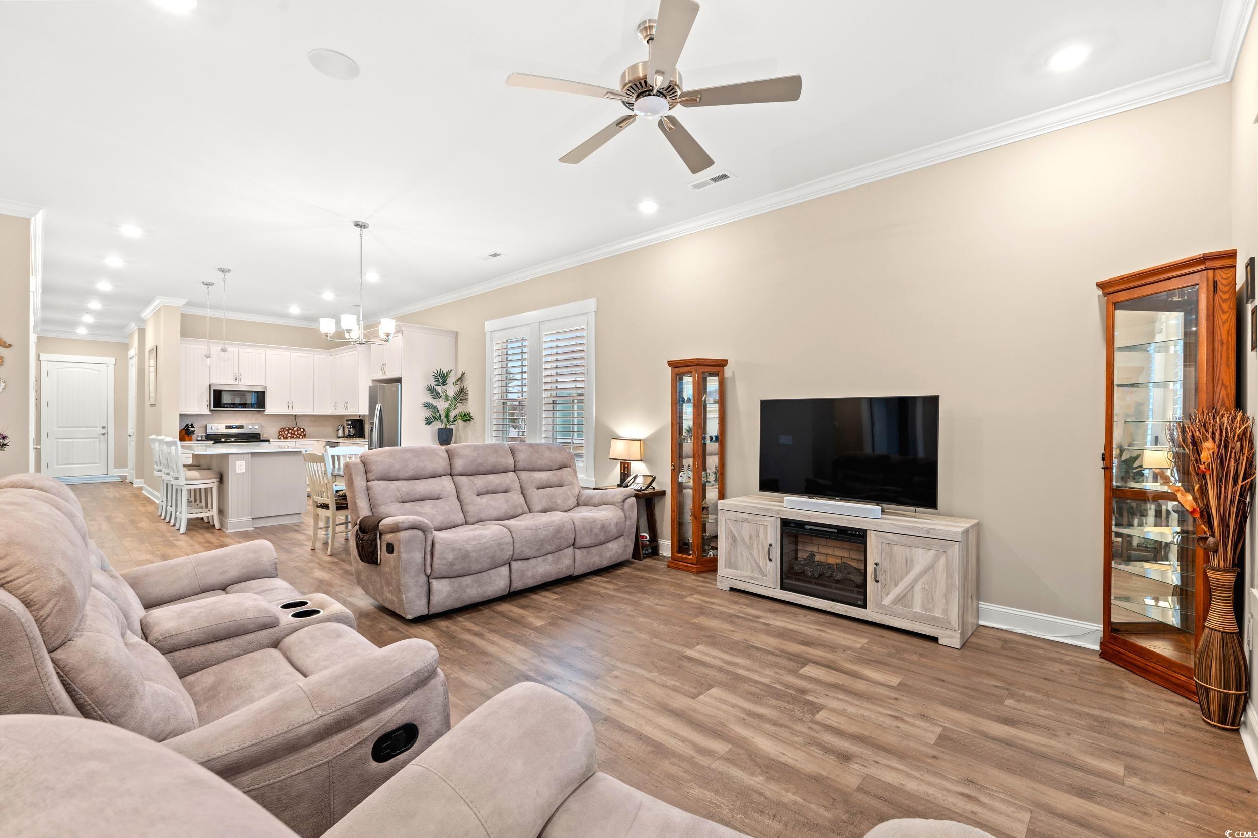 8155 Living Tide Dr. Property Photo 6