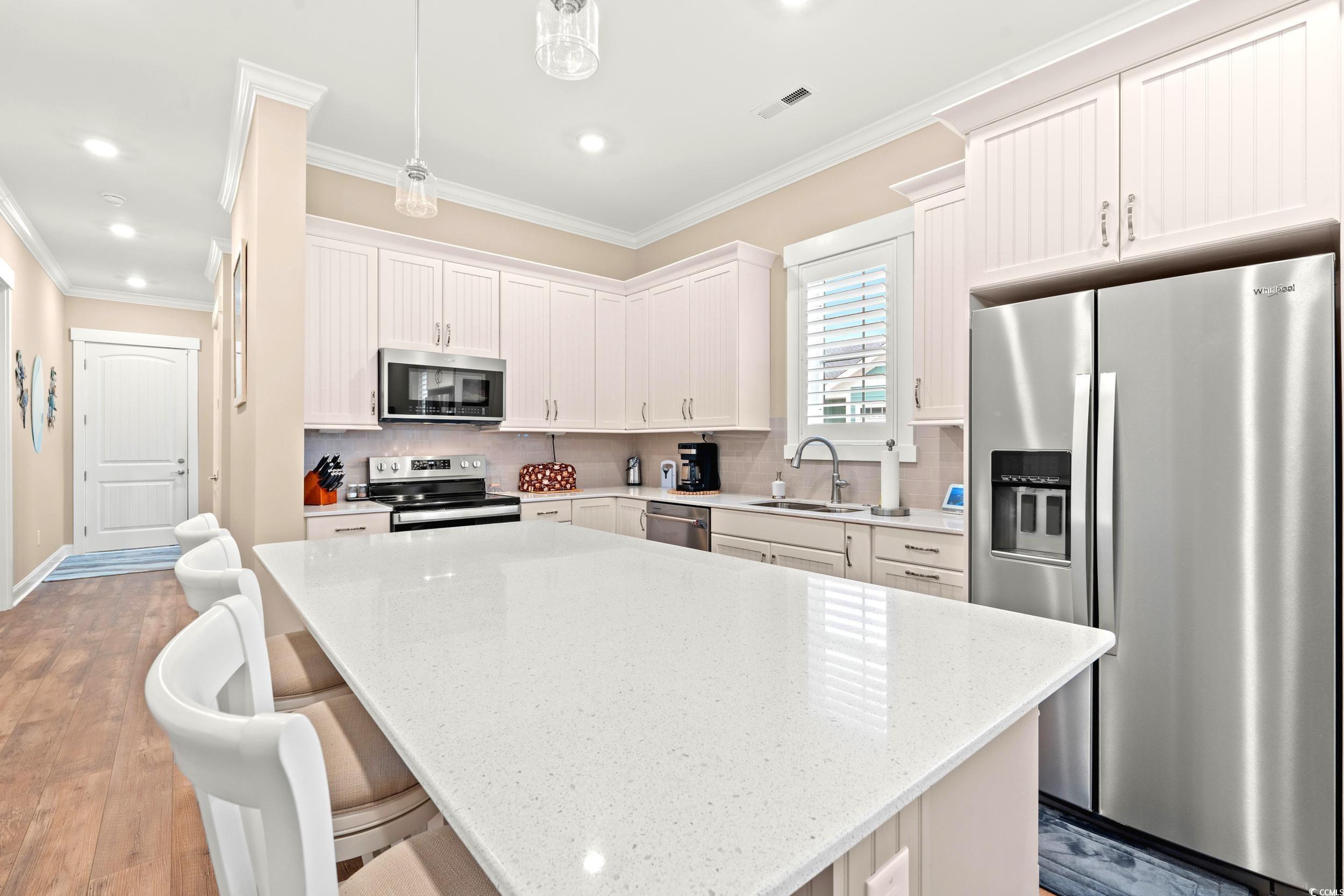 8155 Living Tide Dr. Property Photo 8