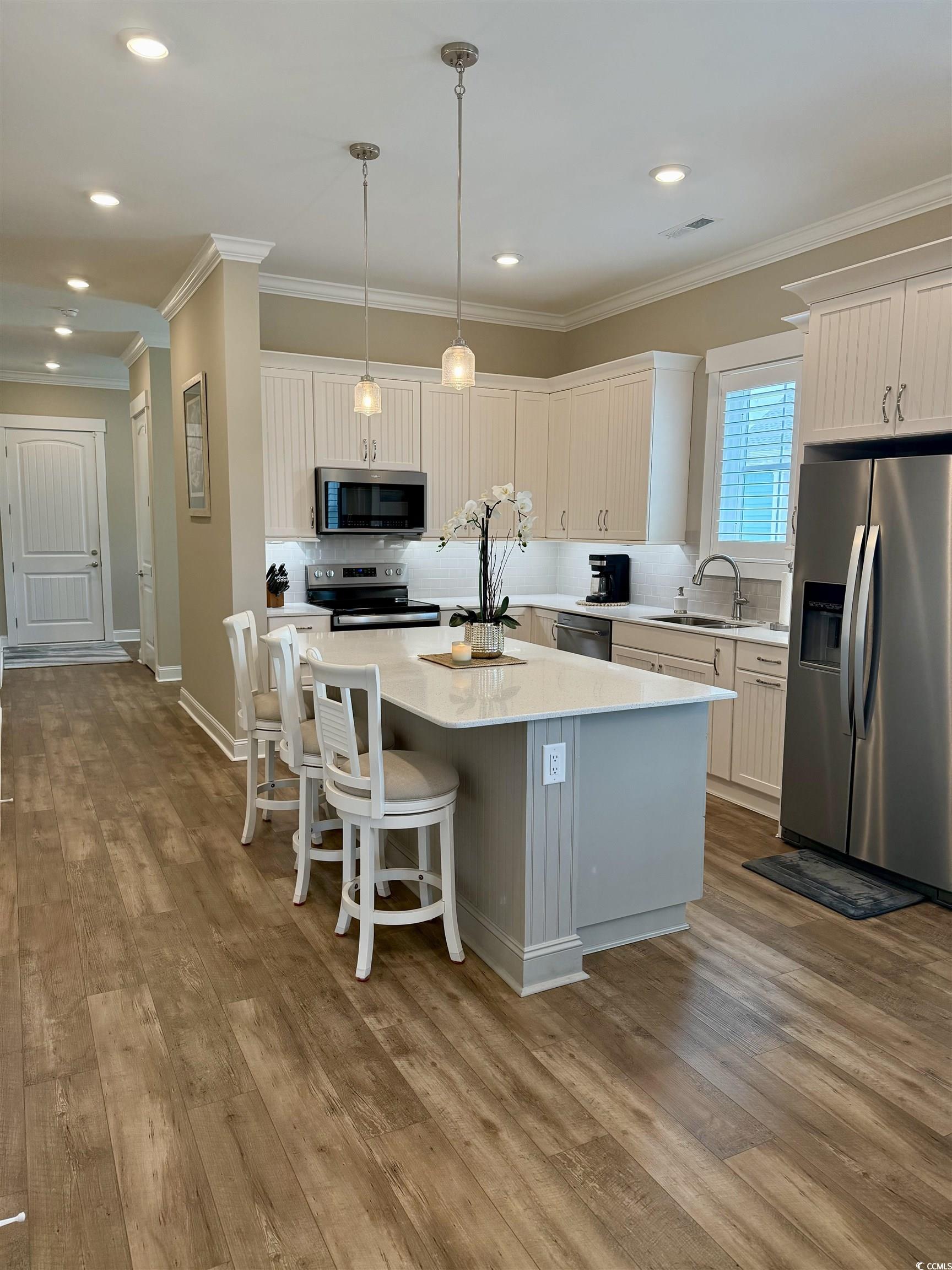 8155 Living Tide Dr. Property Photo 10