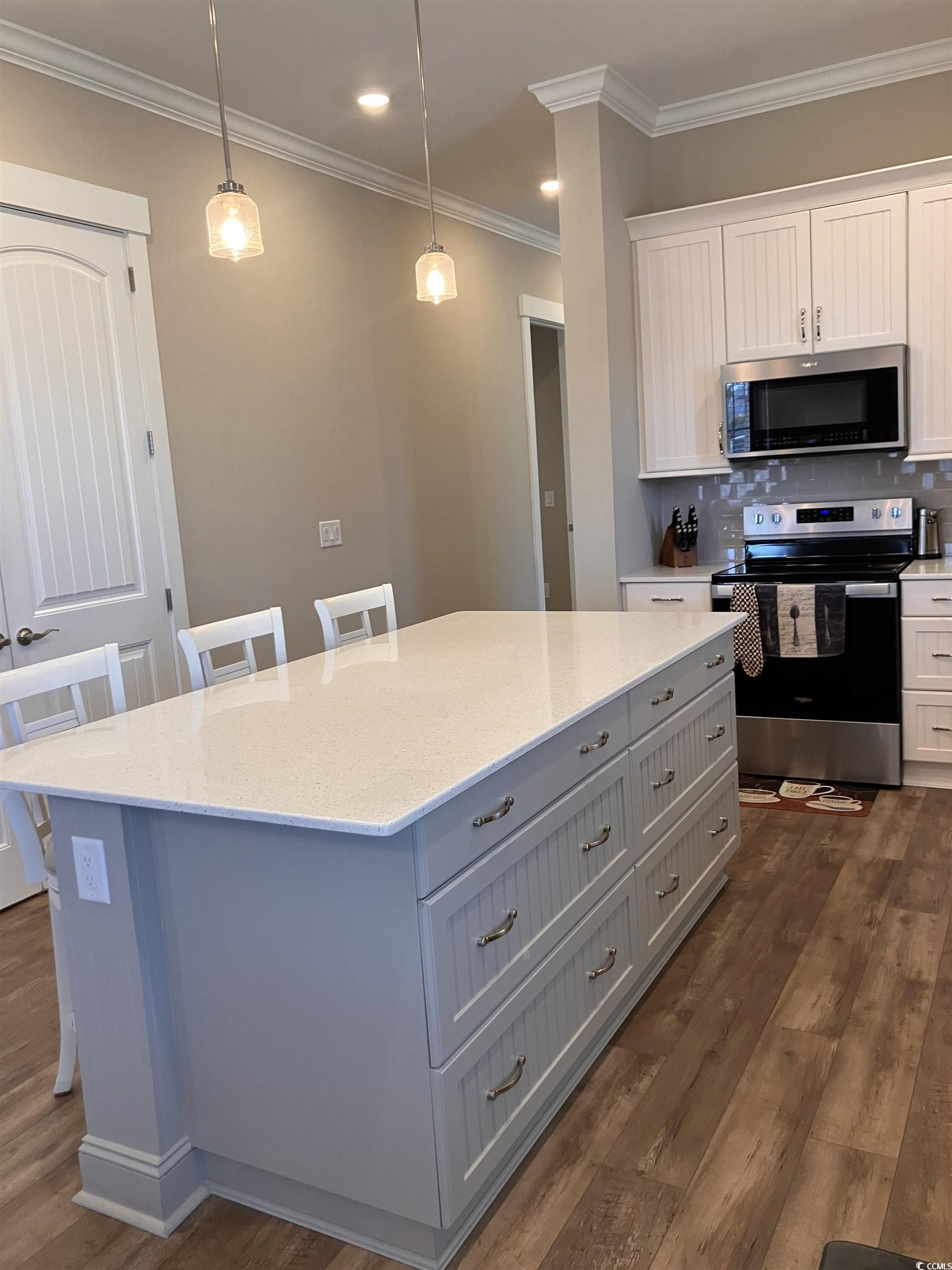 8155 Living Tide Dr. Property Photo 14