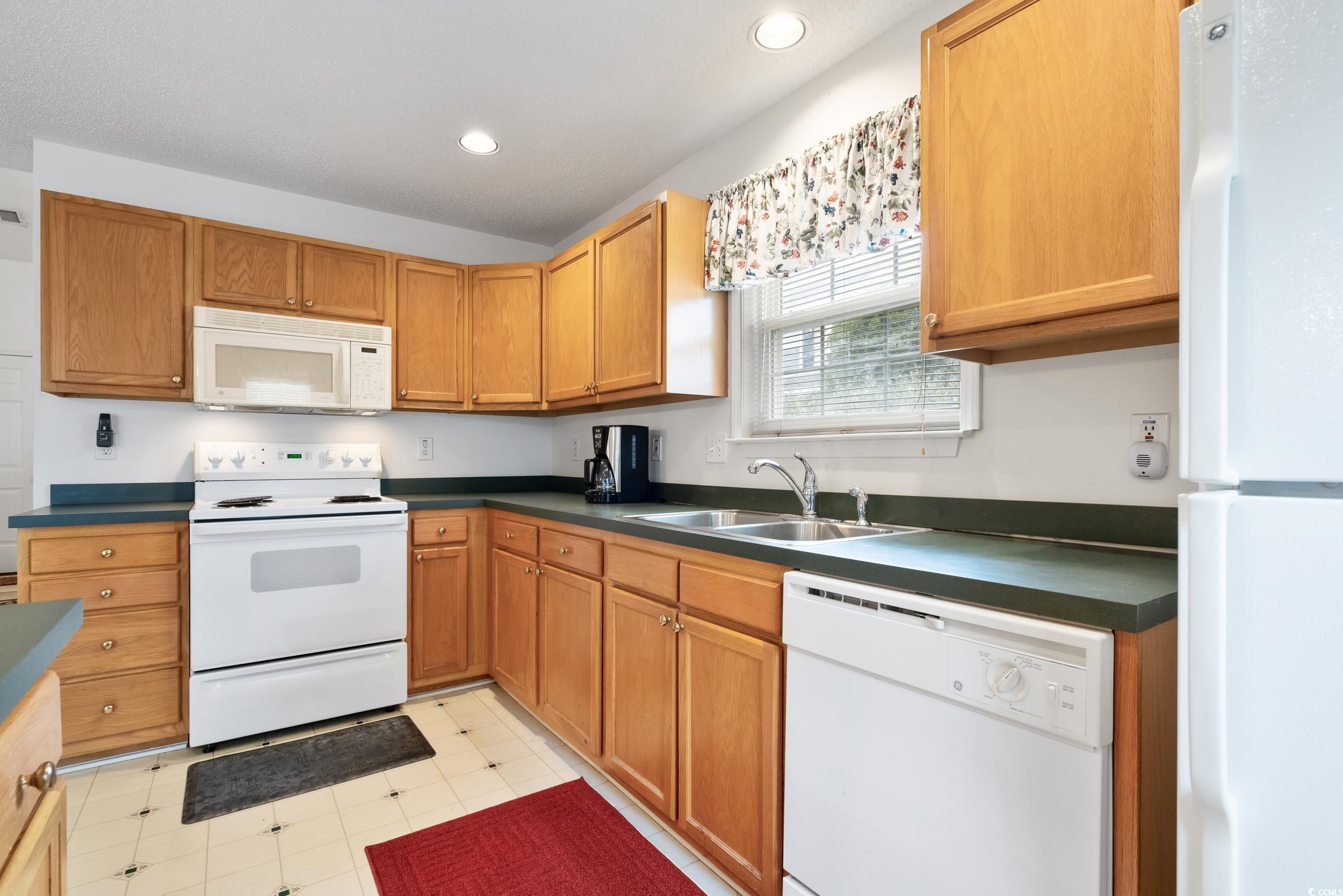 3567 Chestnut Dr. Property Photo 14
