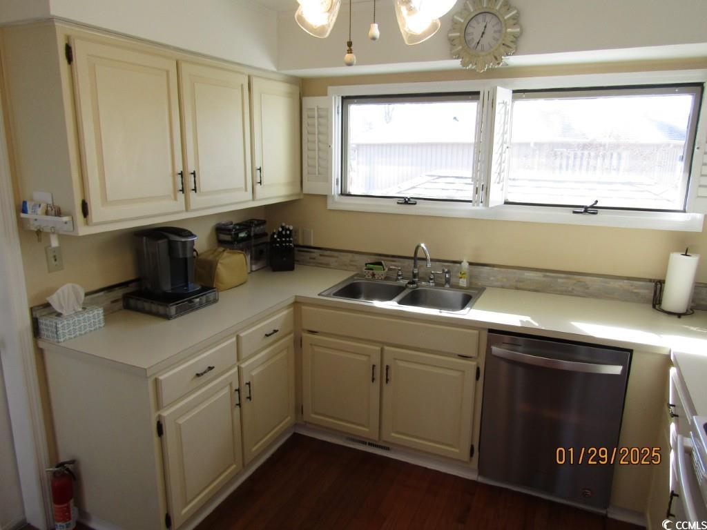 603 Colony Dr. Property Photo 3