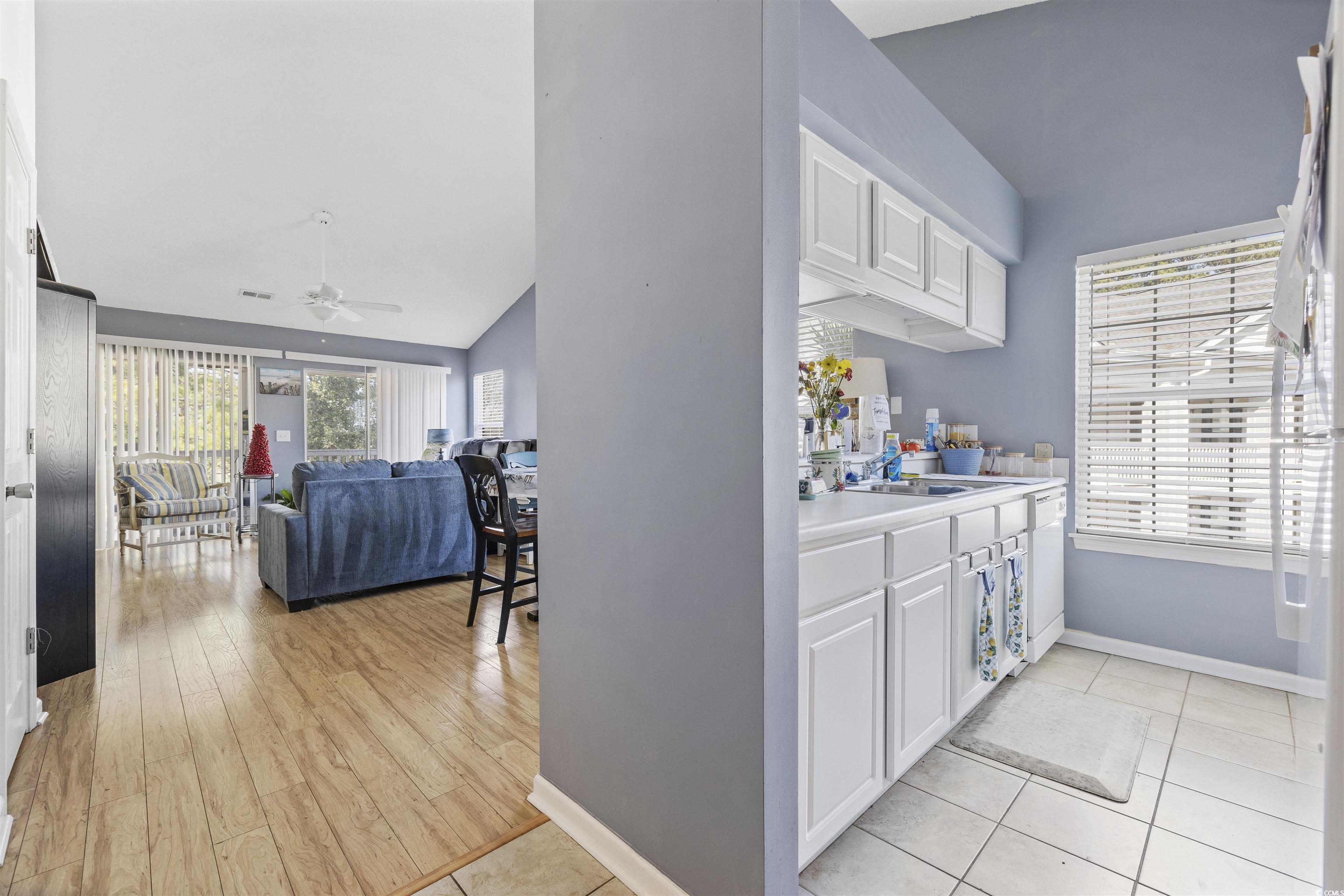 5060 Windsor Green Way Property Photo 3