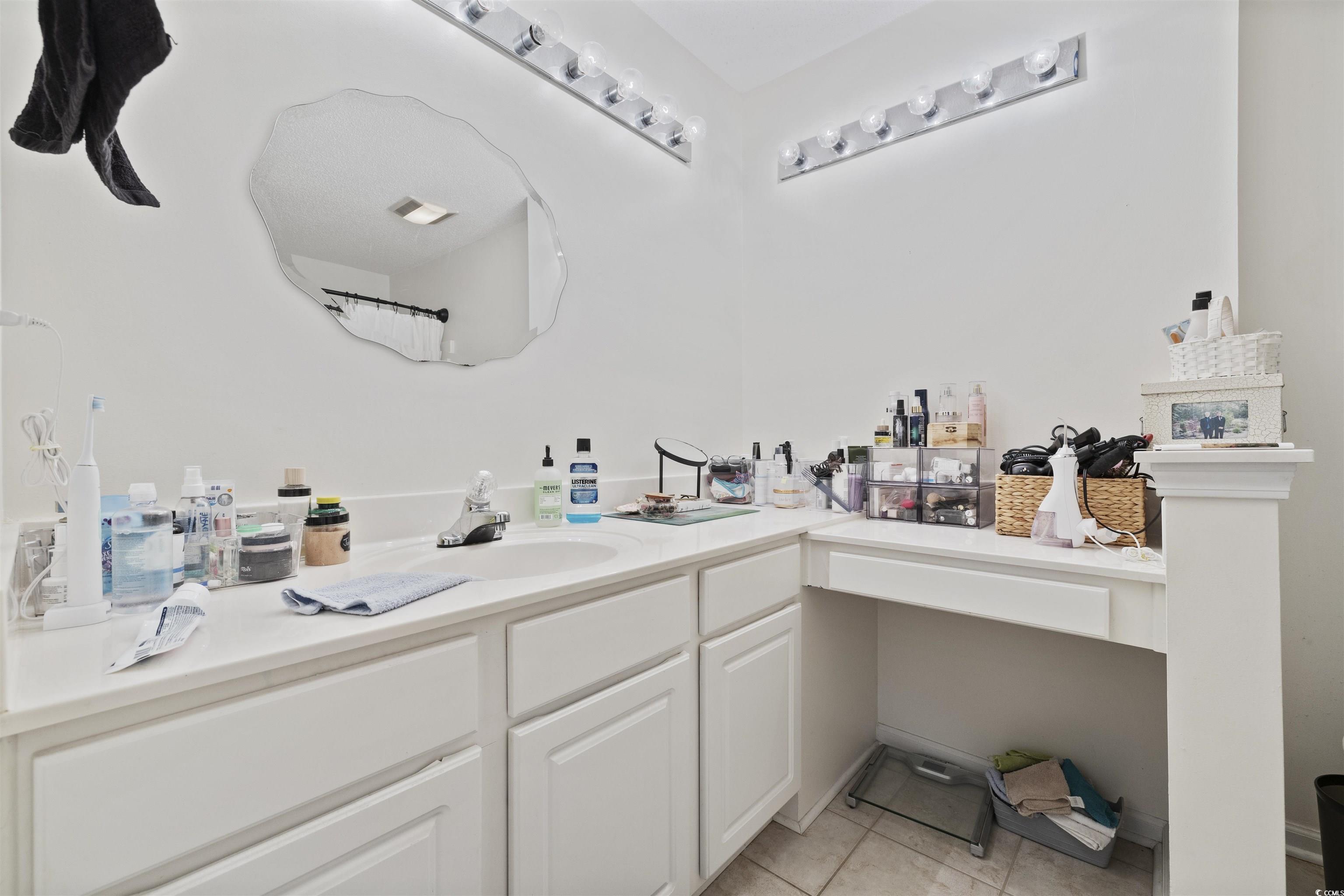 5060 Windsor Green Way Property Photo 15
