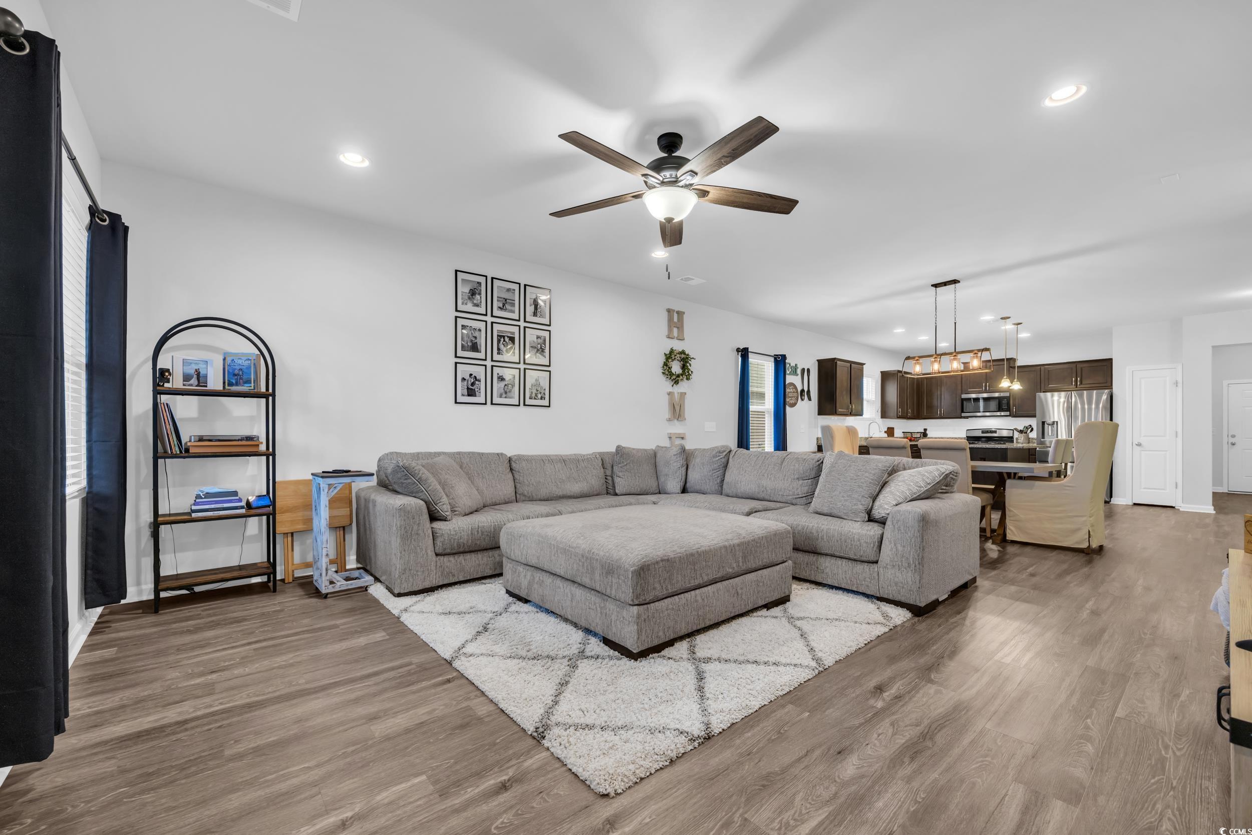 820 Wild Leaf Loop Property Photo 23