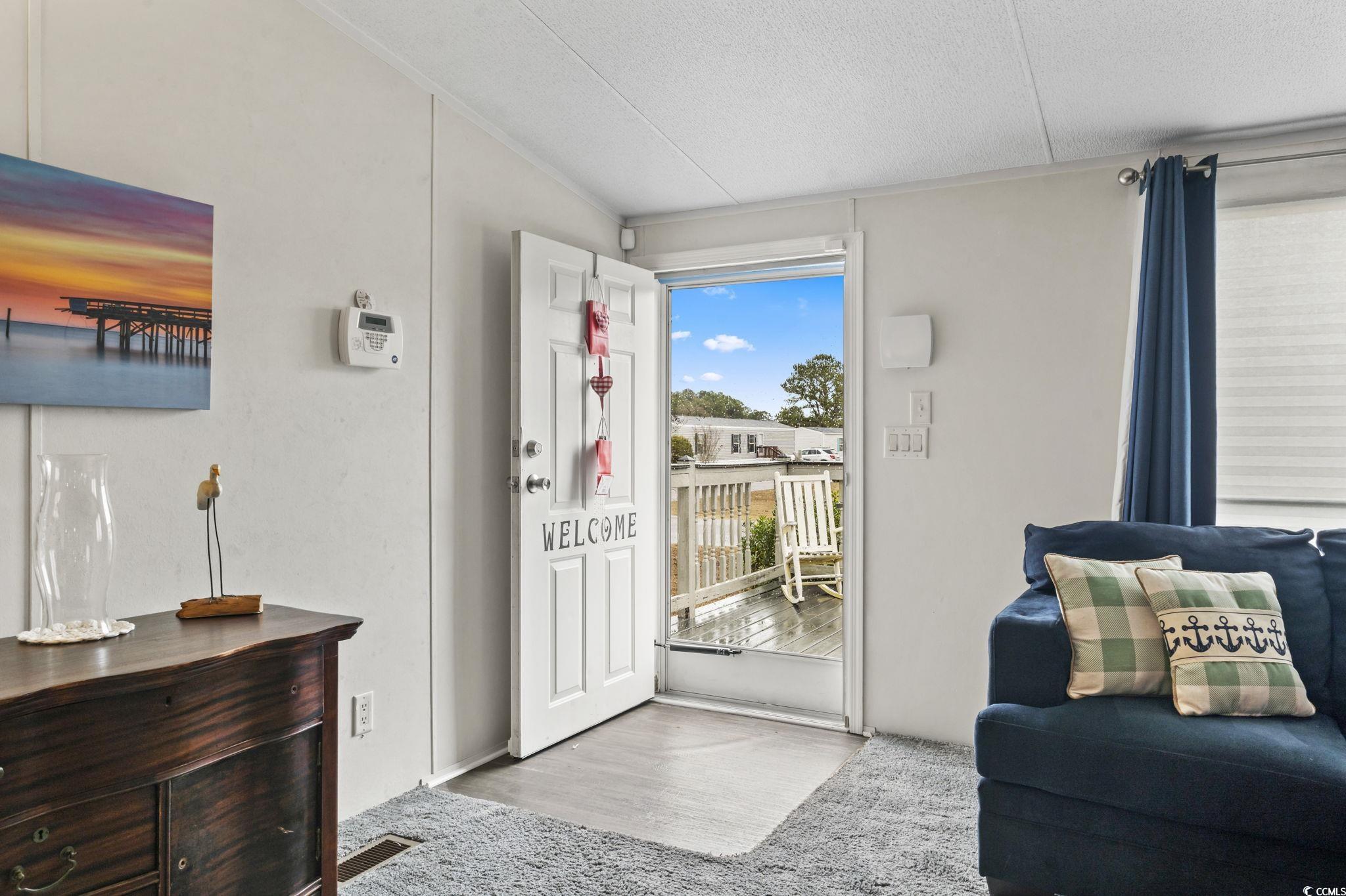 1064 Palm Dr. Property Photo 3