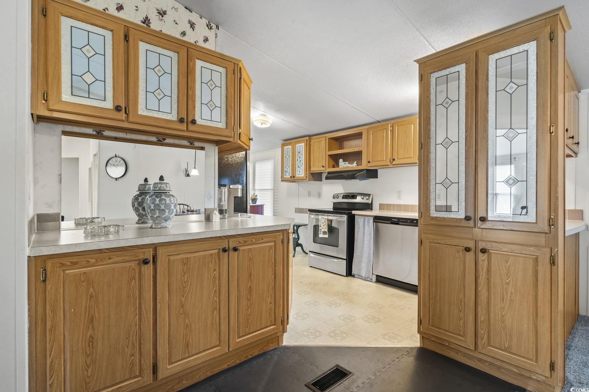 1064 Palm Dr. Property Photo 6