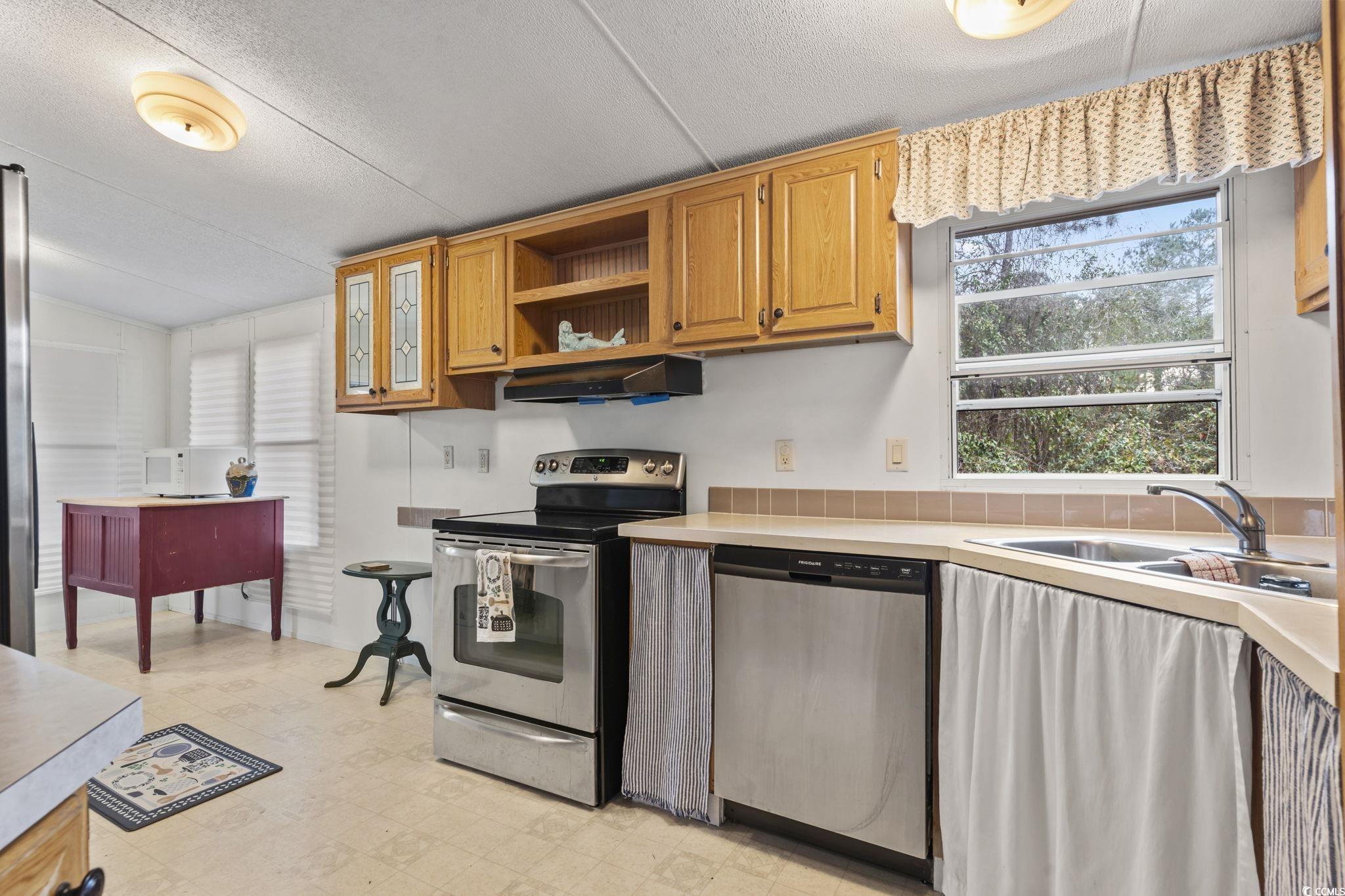 1064 Palm Dr. Property Photo 8