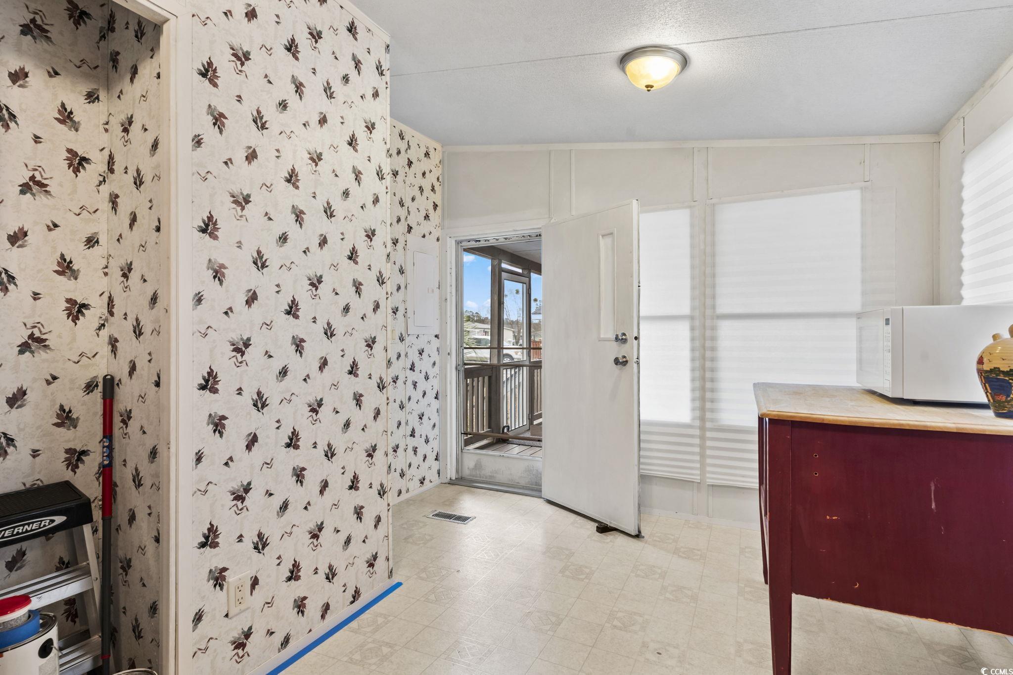 1064 Palm Dr. Property Photo 12