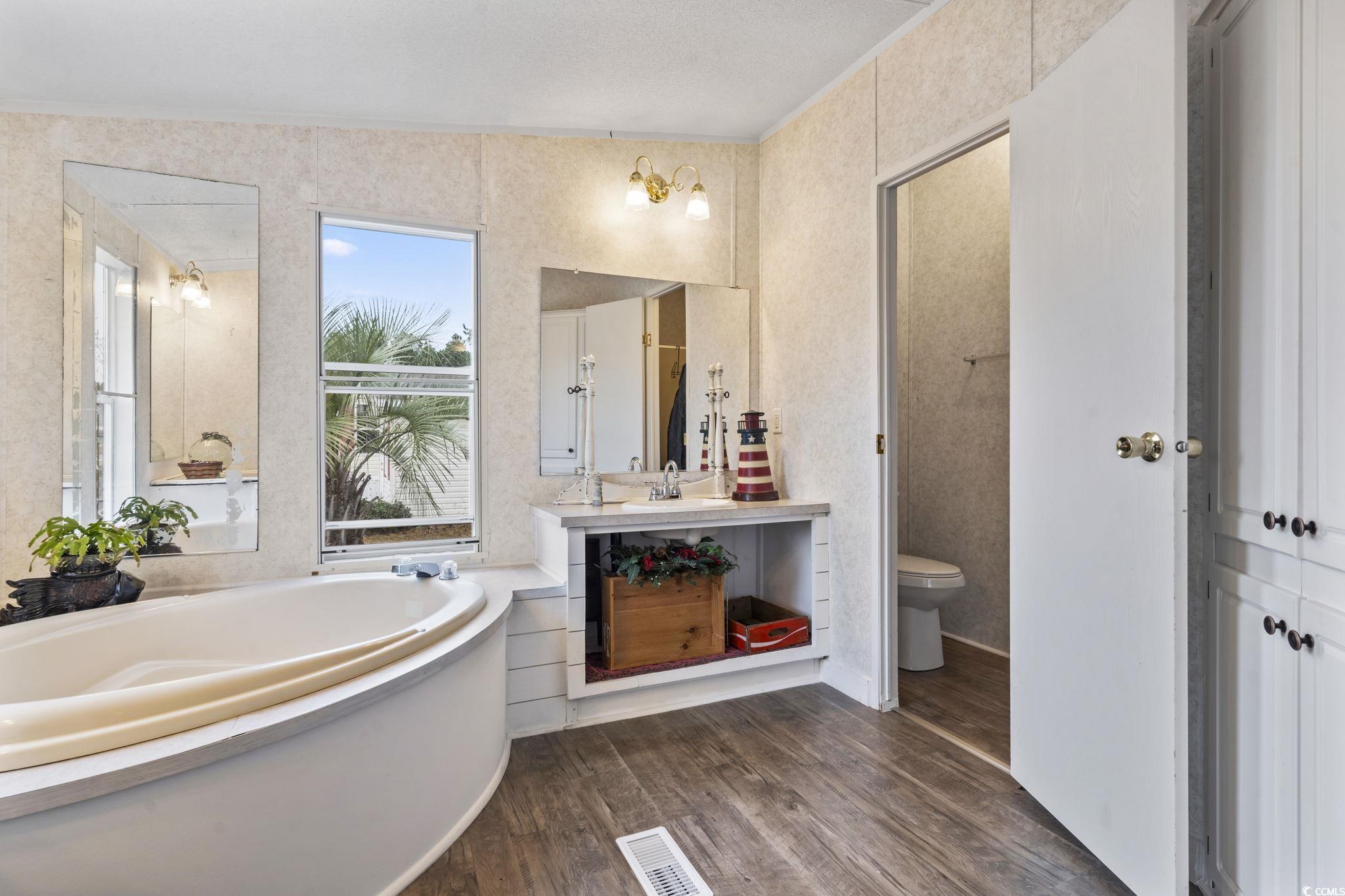 1064 Palm Dr. Property Photo 14