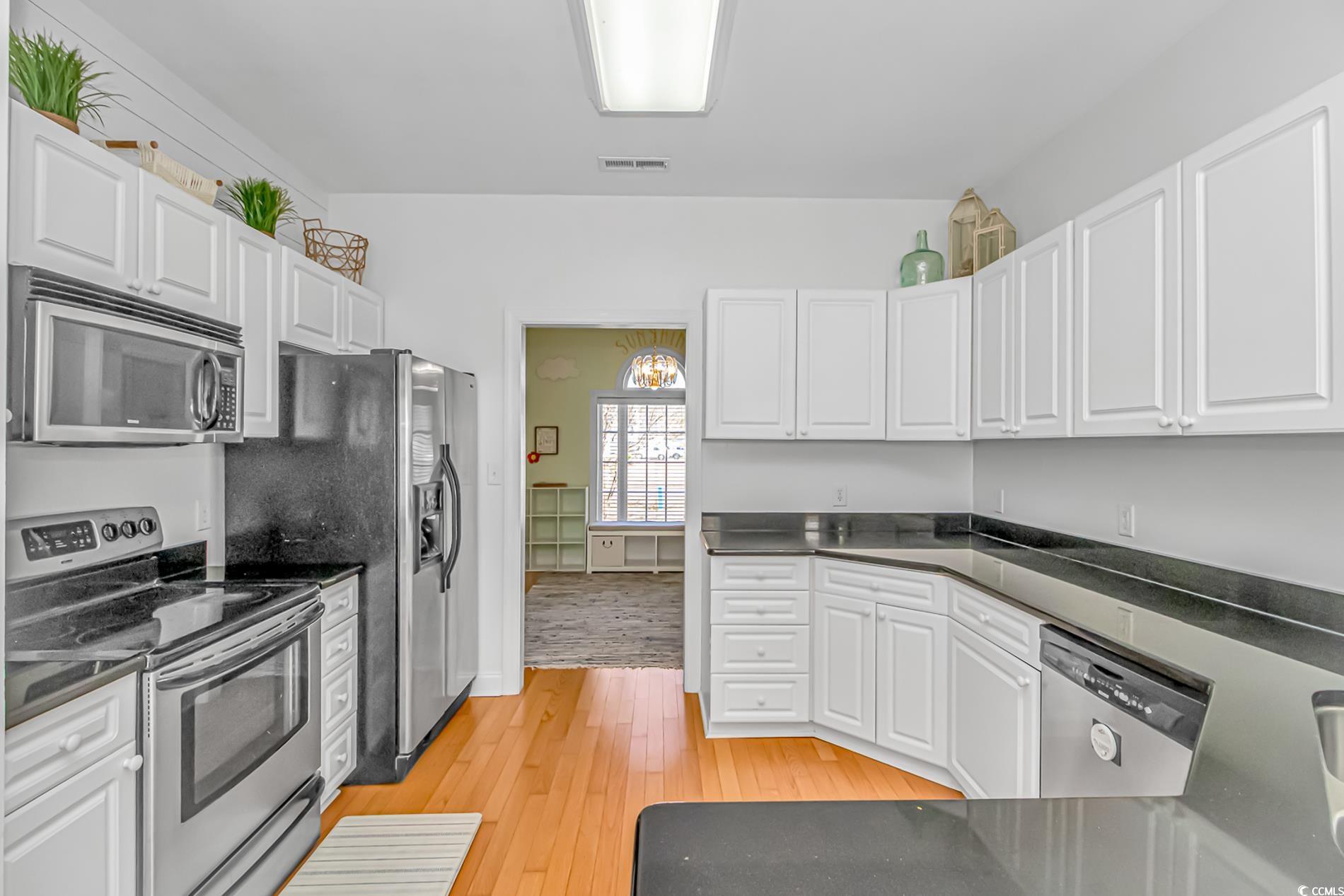 359 Rose Ave. Property Photo 11