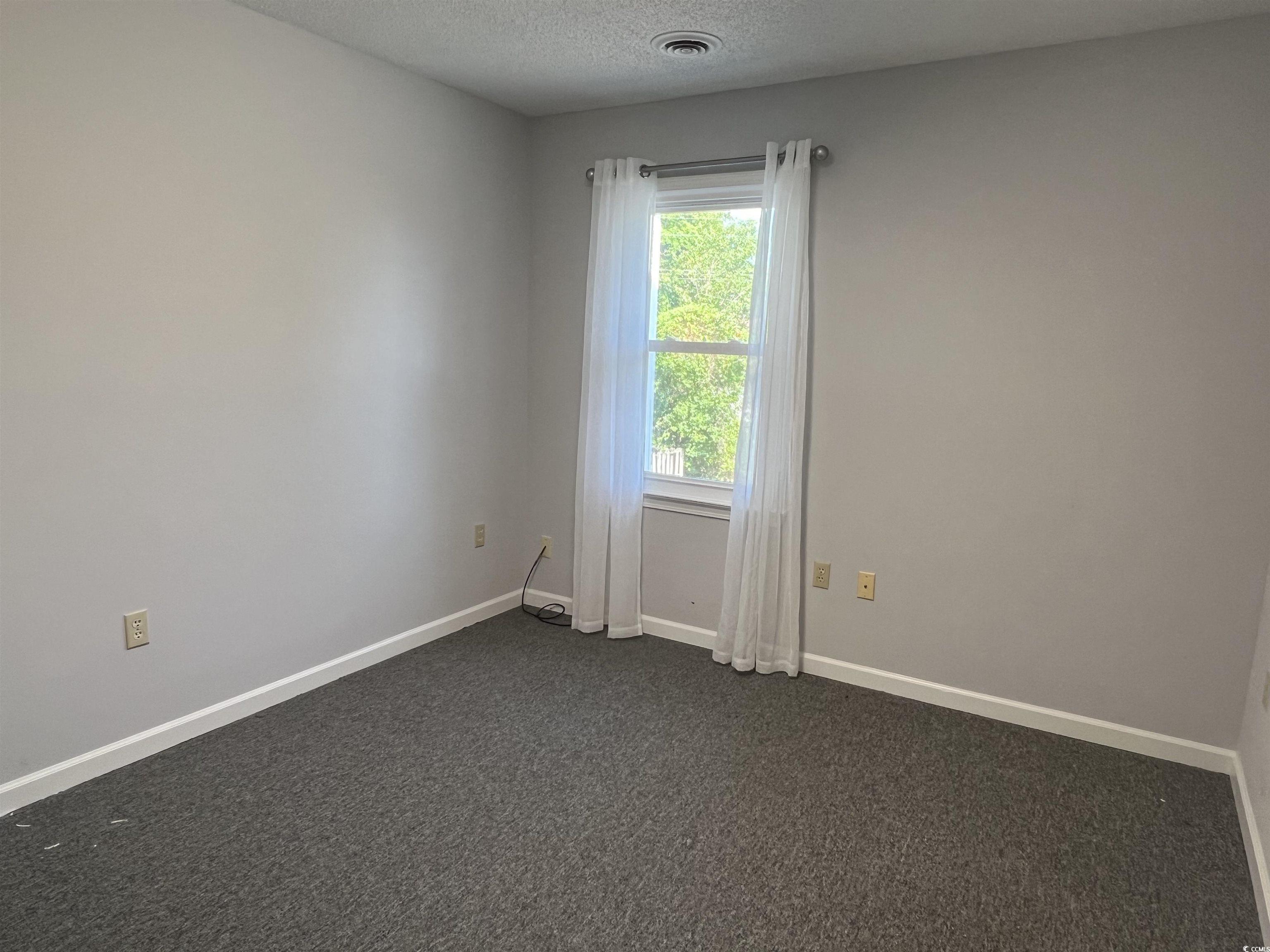 1504 Azalea Dr. Property Photo 3