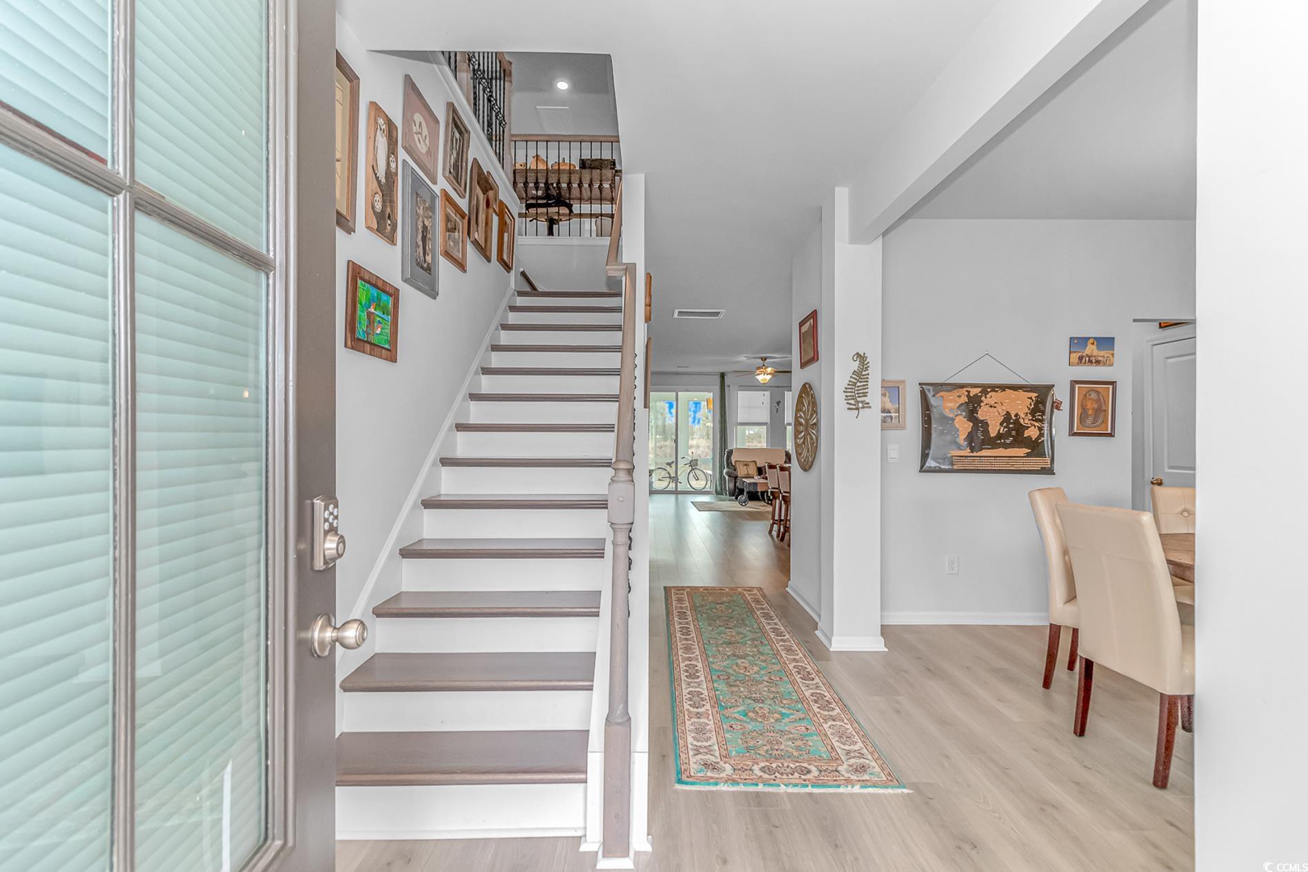 560 Pier Ct. Property Photo 3