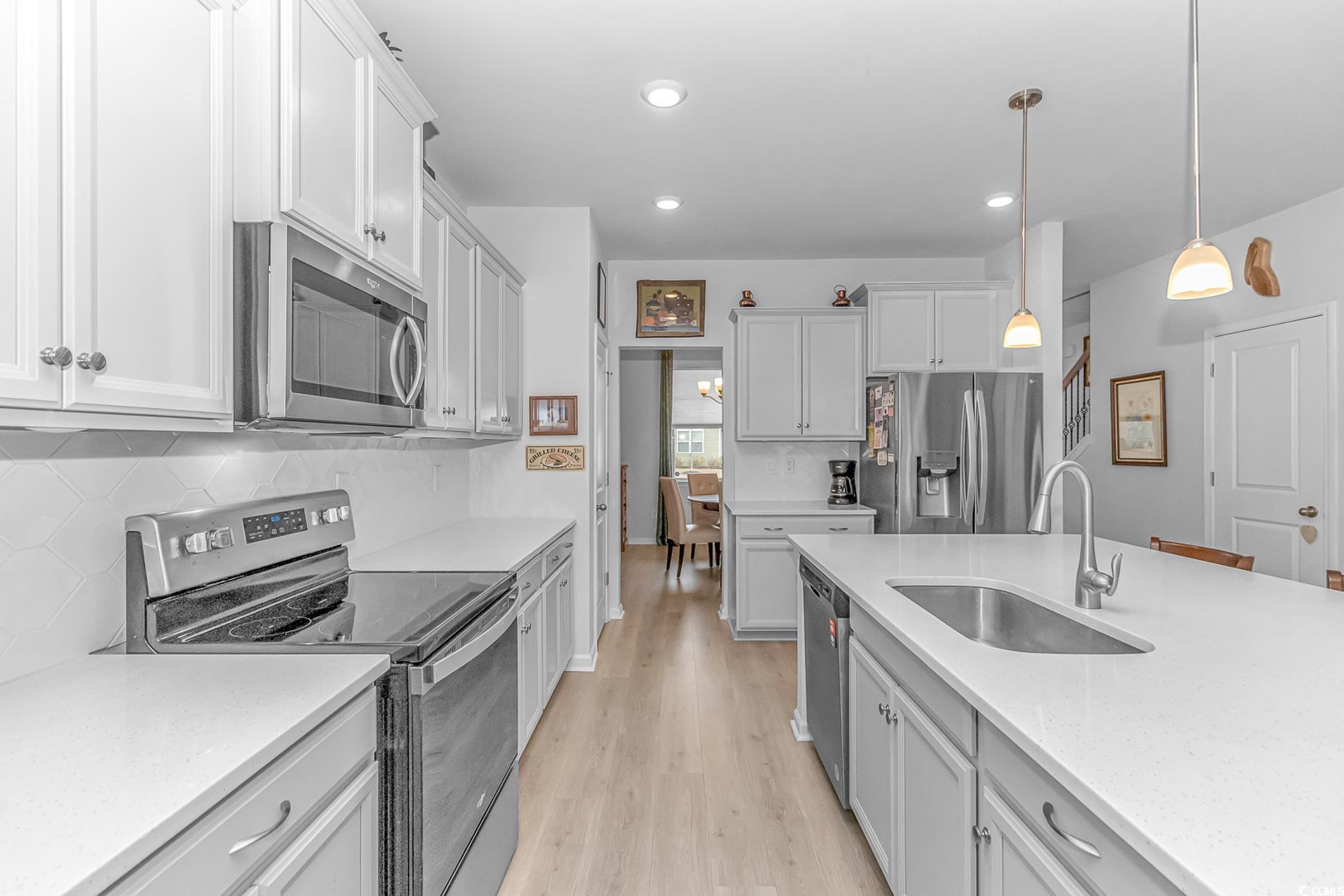 560 Pier Ct. Property Photo 7