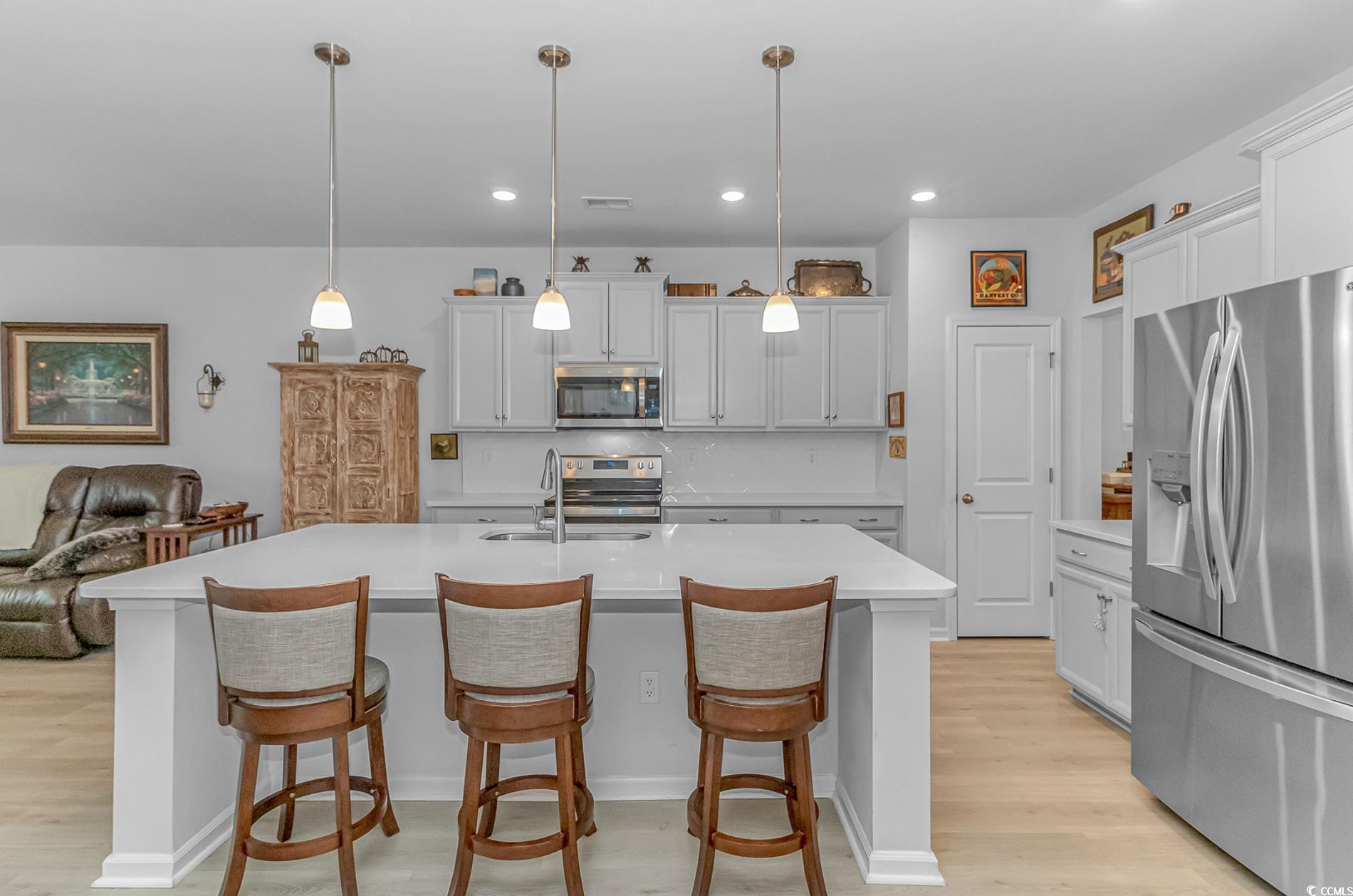 560 Pier Ct. Property Photo 9