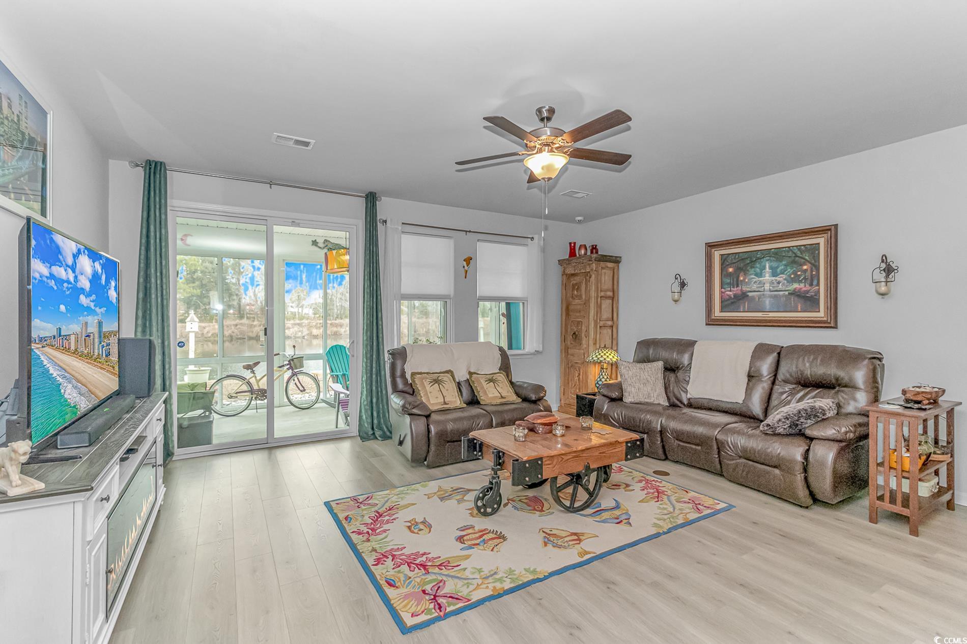 560 Pier Ct. Property Photo 11