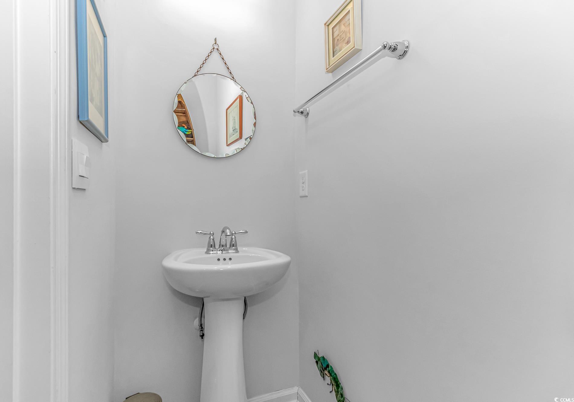 560 Pier Ct. Property Photo 14