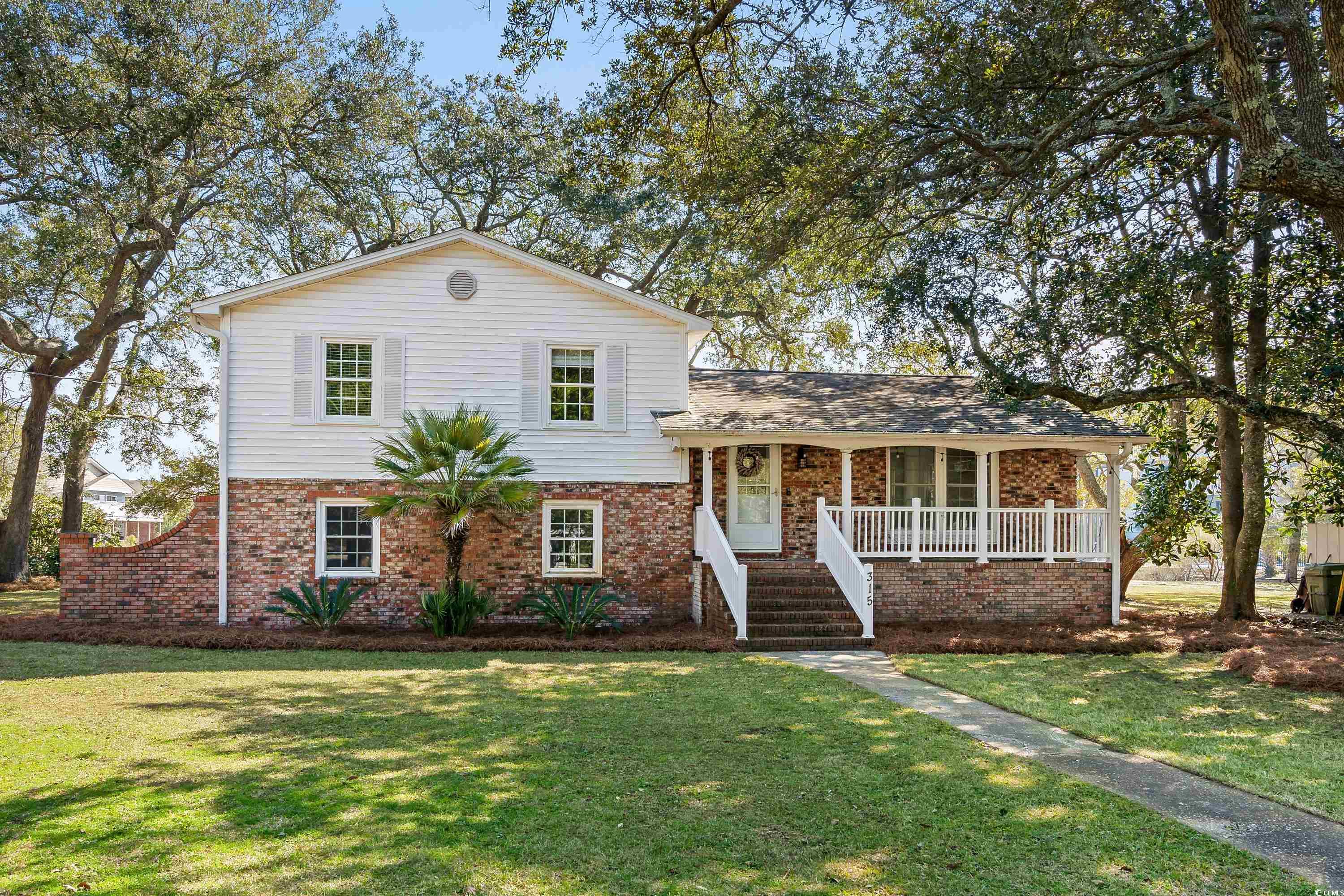Lakewood Terrace Real Estate Listings Main Image