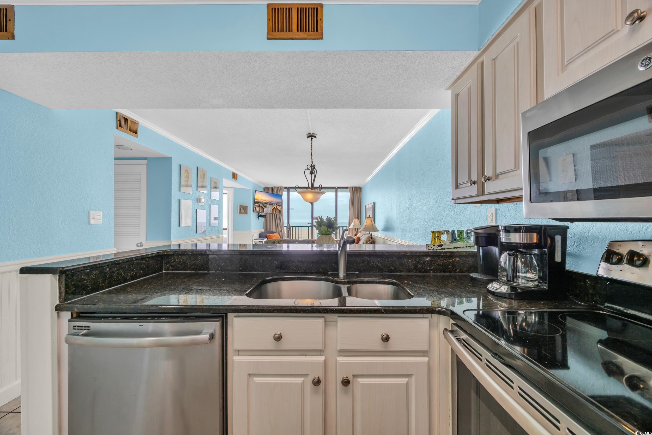 9400 Shore Dr. Property Photo 7