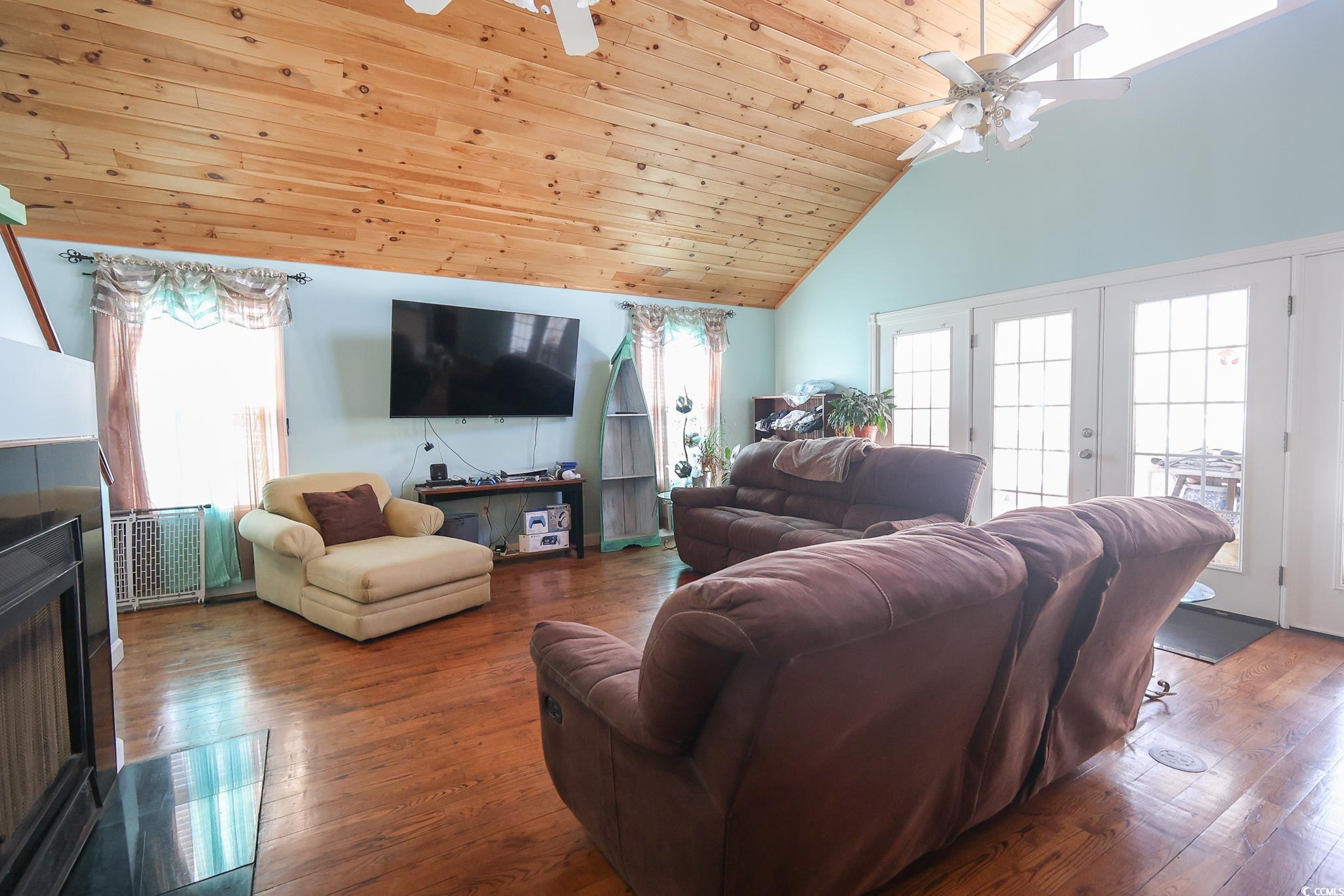 5865 Creekside Dr. Property Photo 4