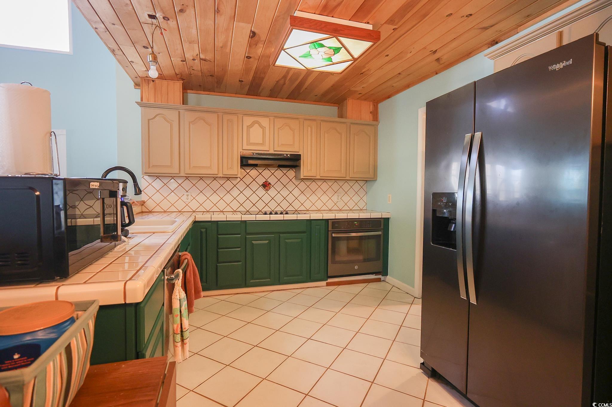 5865 Creekside Dr. Property Photo 5