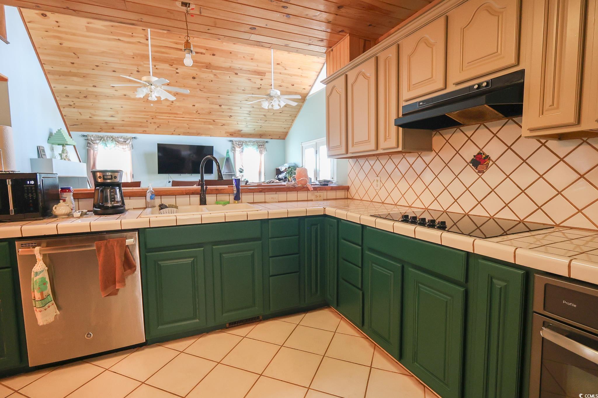 5865 Creekside Dr. Property Photo 6